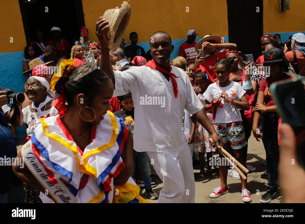 A man dances with a woman during the festival of St. John the Baptist in Curiepe, Miranda, Venezuela on June 24, 2022. The United Nations Educational, Scientific and Cultural Organization (Unesco) in 2021 declared the festivity around the devotion and worship of St. John the Baptist intangible cultural heritage of humanity. (Photo by Javier Campos/NurPhoto) Stock Photo