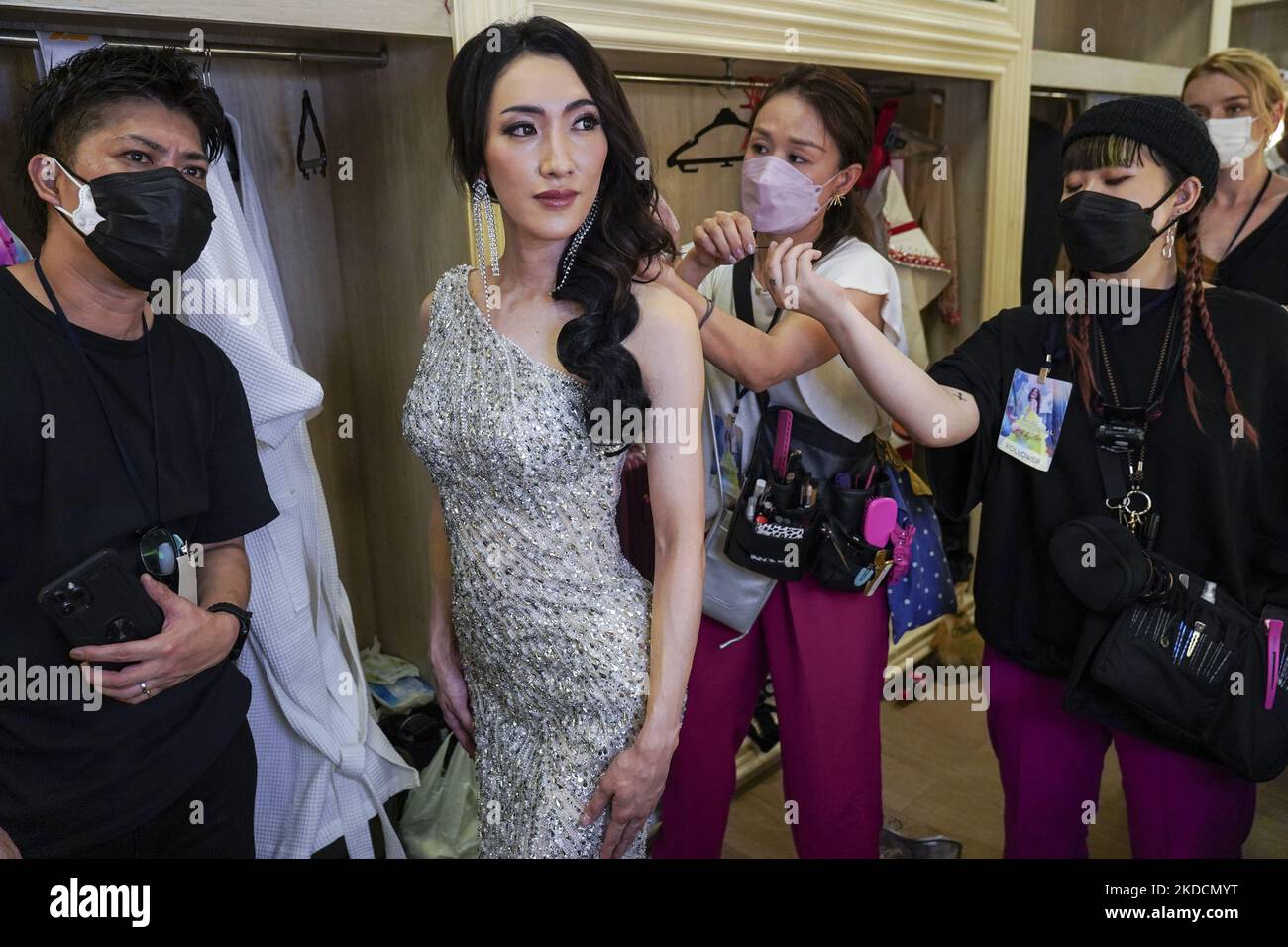 Miss Japan Yushin prepares backstage during the annual Miss International Queen 2022 transgender beauty contest in Pattaya, Chonburi province, Thailand, 25 June 2022. (Photo by Anusak Laowilas/NurPhoto) Stock Photo