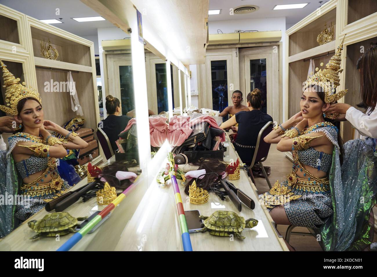 Miss Cambodia Sai Fhon prepares backstage during the annual Miss International Queen 2022 transgender beauty contest in Pattaya, Chonburi province, Thailand, 25 June 2022. (Photo by Anusak Laowilas/NurPhoto) Stock Photo