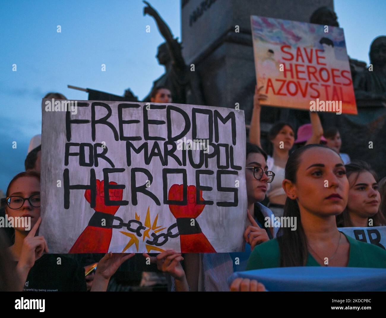 Members of the local Ukrainian diaspora, war refugees, peace activists, volunteers and local supporters during the 'Be Brave Like Azovstal Heroes' demonstration in defense of the heroic soldiers of Azovstal on the 122nd day of the war. On Saturday, June 25, 2022, in Main Market Square, Krakow, Poland. (Photo by Artur Widak/NurPhoto) Stock Photo