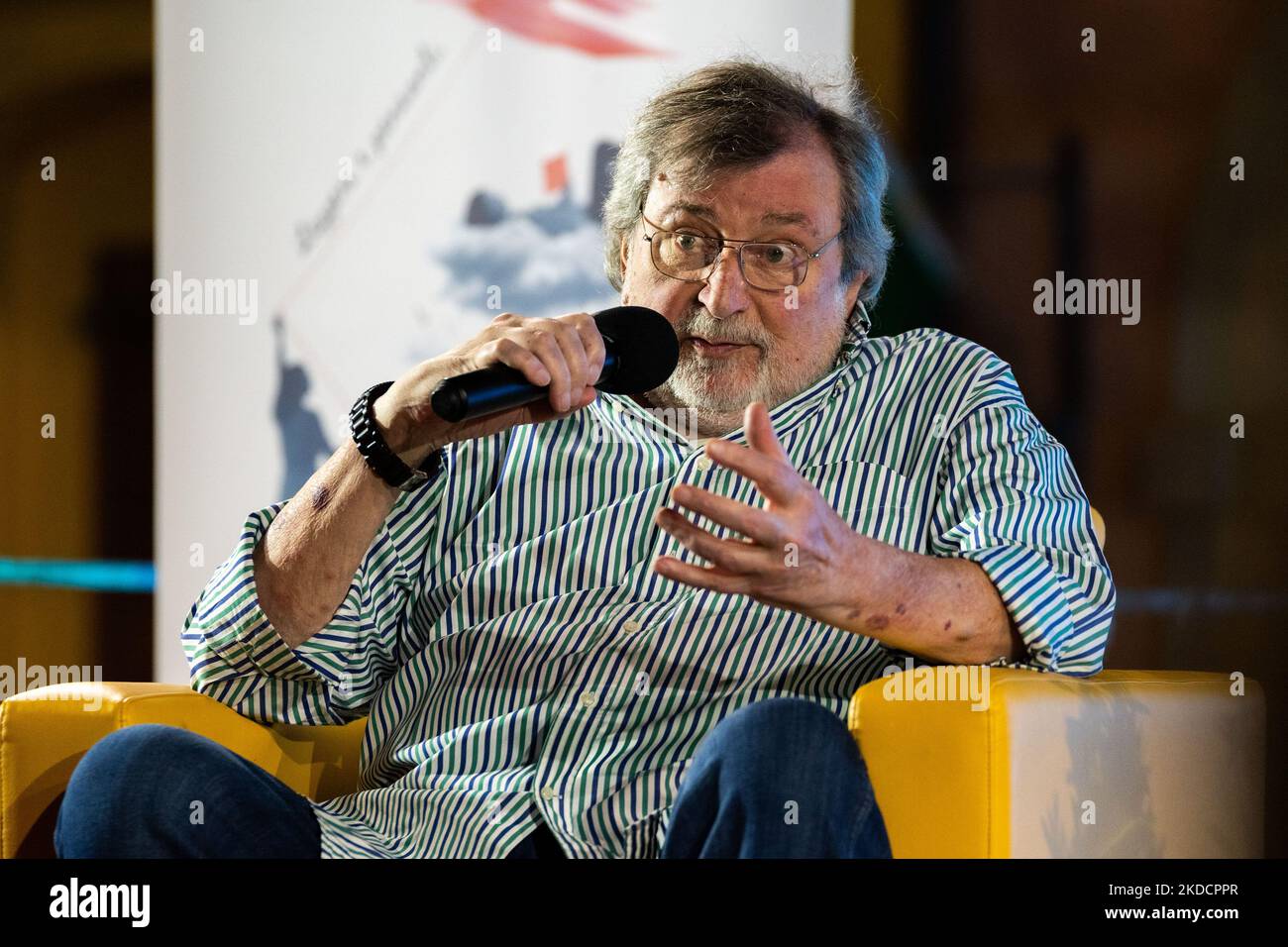 Francesco Guccini during the Italian artist Press Conference Conferral of honorary citizenship to Francesco Guccini on June 25, 2022 at the Piazza del Comune in Mondolfo (PU), Italy (Photo by Emmanuele Olivi/LiveMedia/NurPhoto) Stock Photo