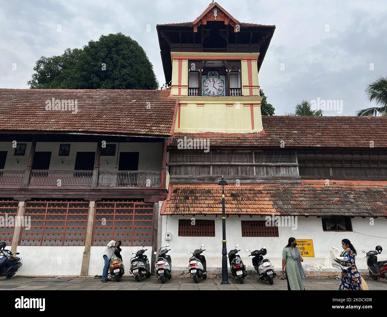 Methan Mani clock tower near the historic Sree Padmanabhaswamy Temple