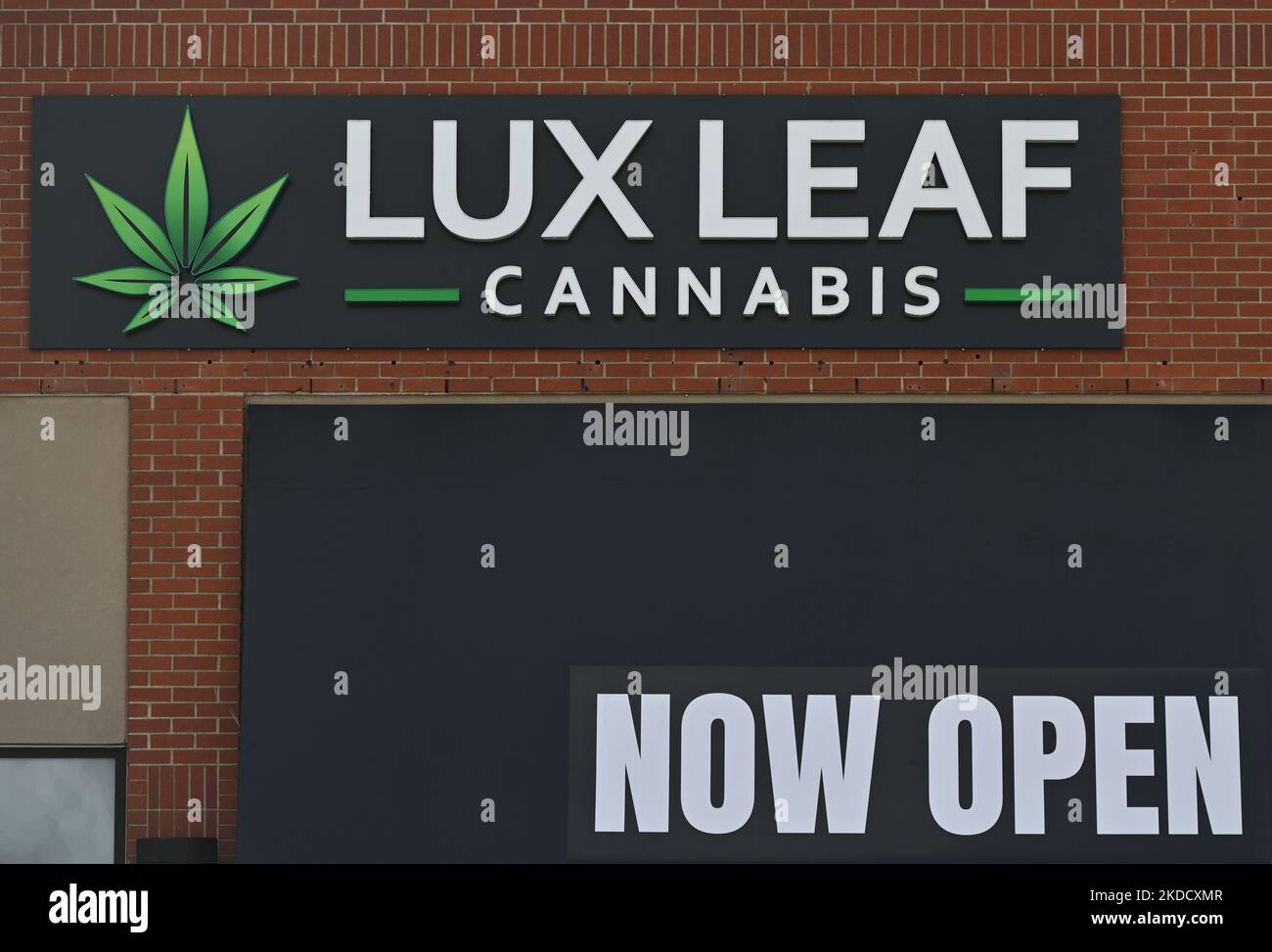 Lux leaf cannabis shop logo hires stock photography and images Alamy