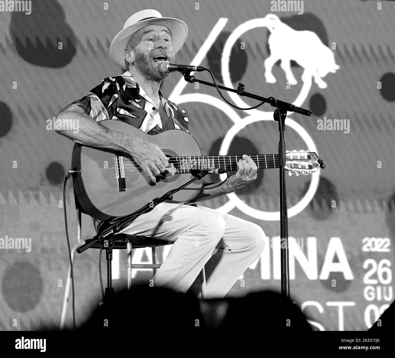 Mario Venuti sing on the stage of the ancient theater for the third evening of the film festival. 68th Taorminafilmfest, Taormina (ME), Italy - June 28, 2022 (Photo by Gabriele Maricchiolo/NurPhoto) Stock Photo