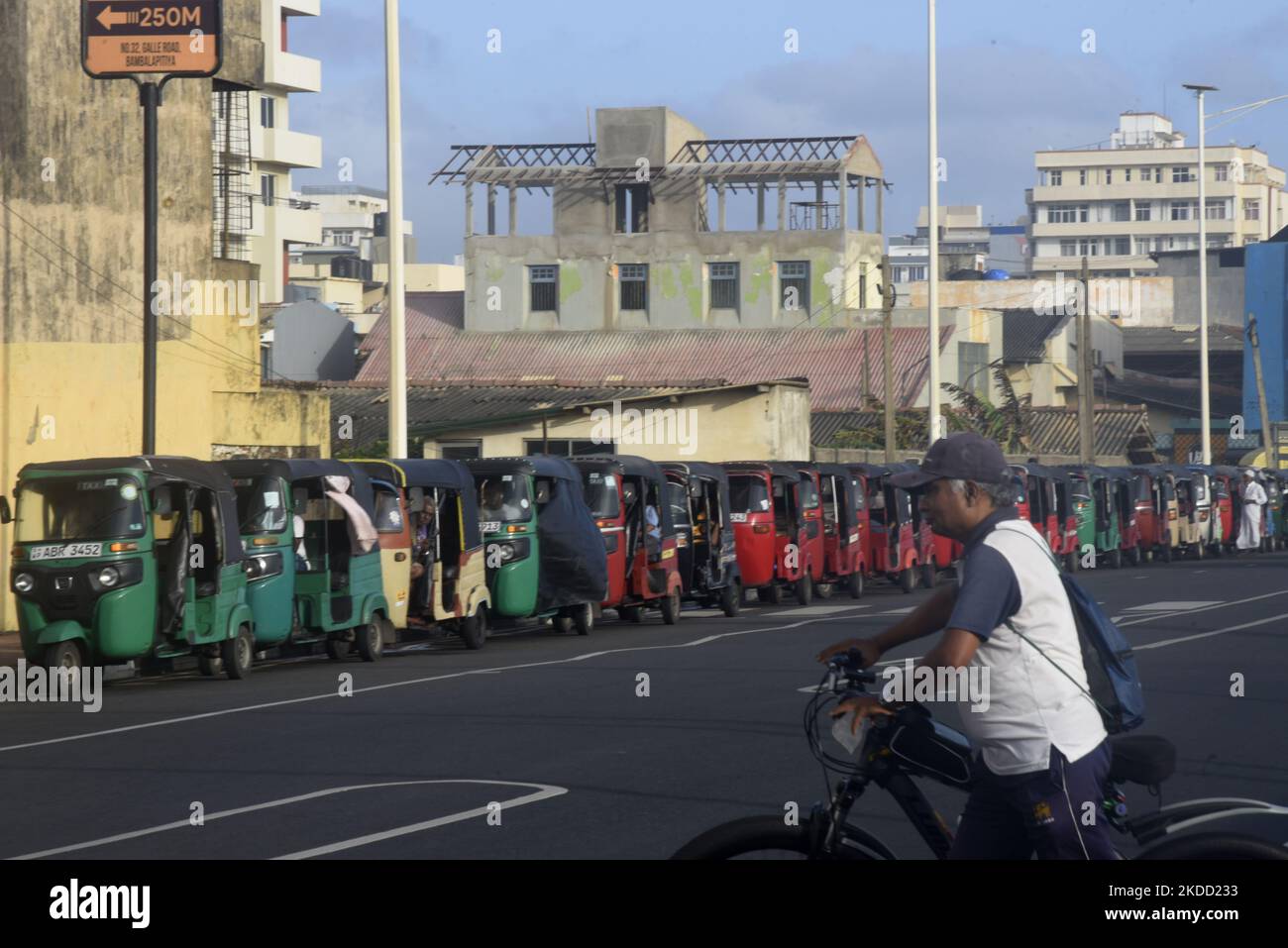 Sri lanka and hyperinflation hi-res stock photography and images - Alamy