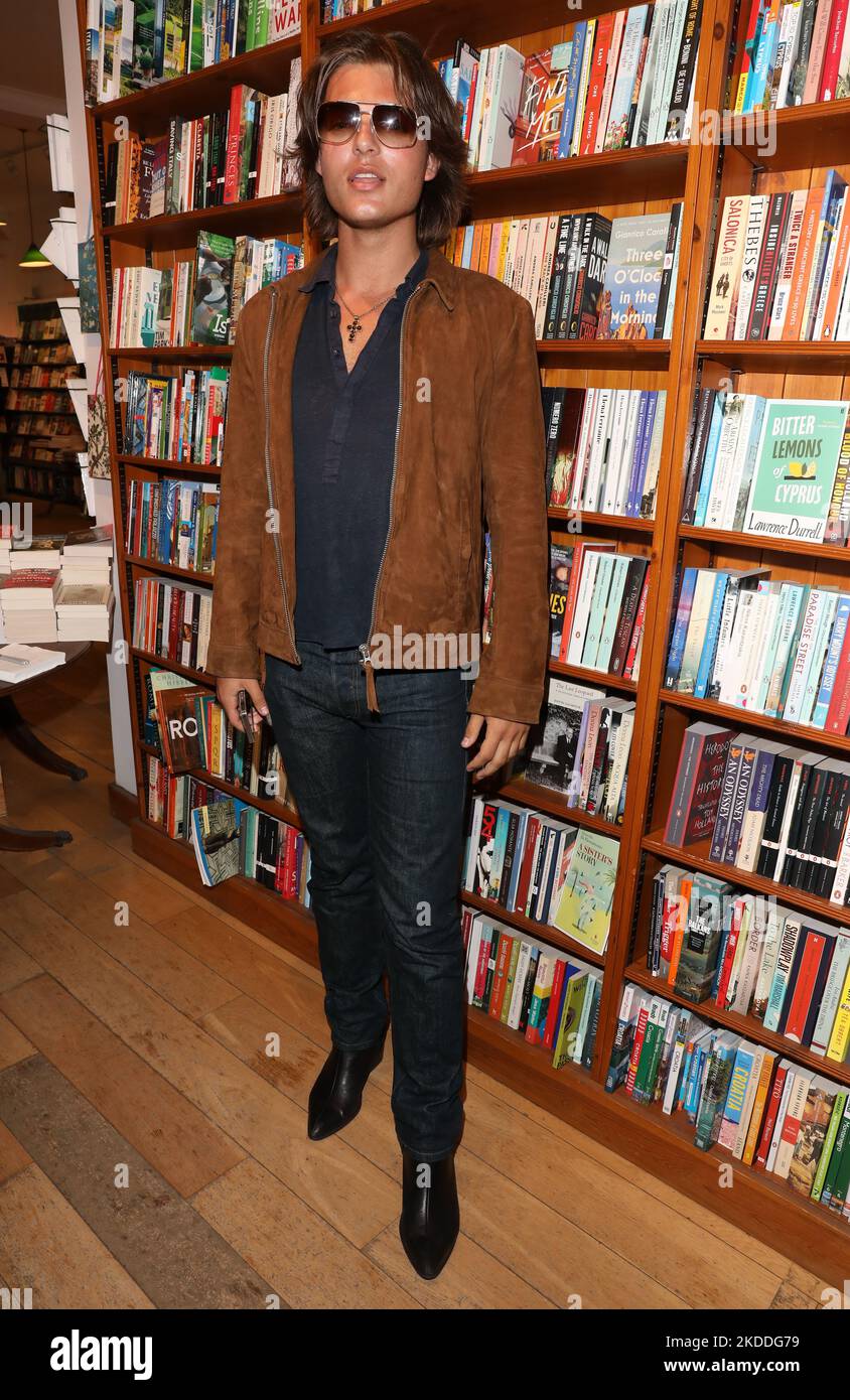 damian-hurley-attend-the-quickening-book-launch-at-daunt-books-in