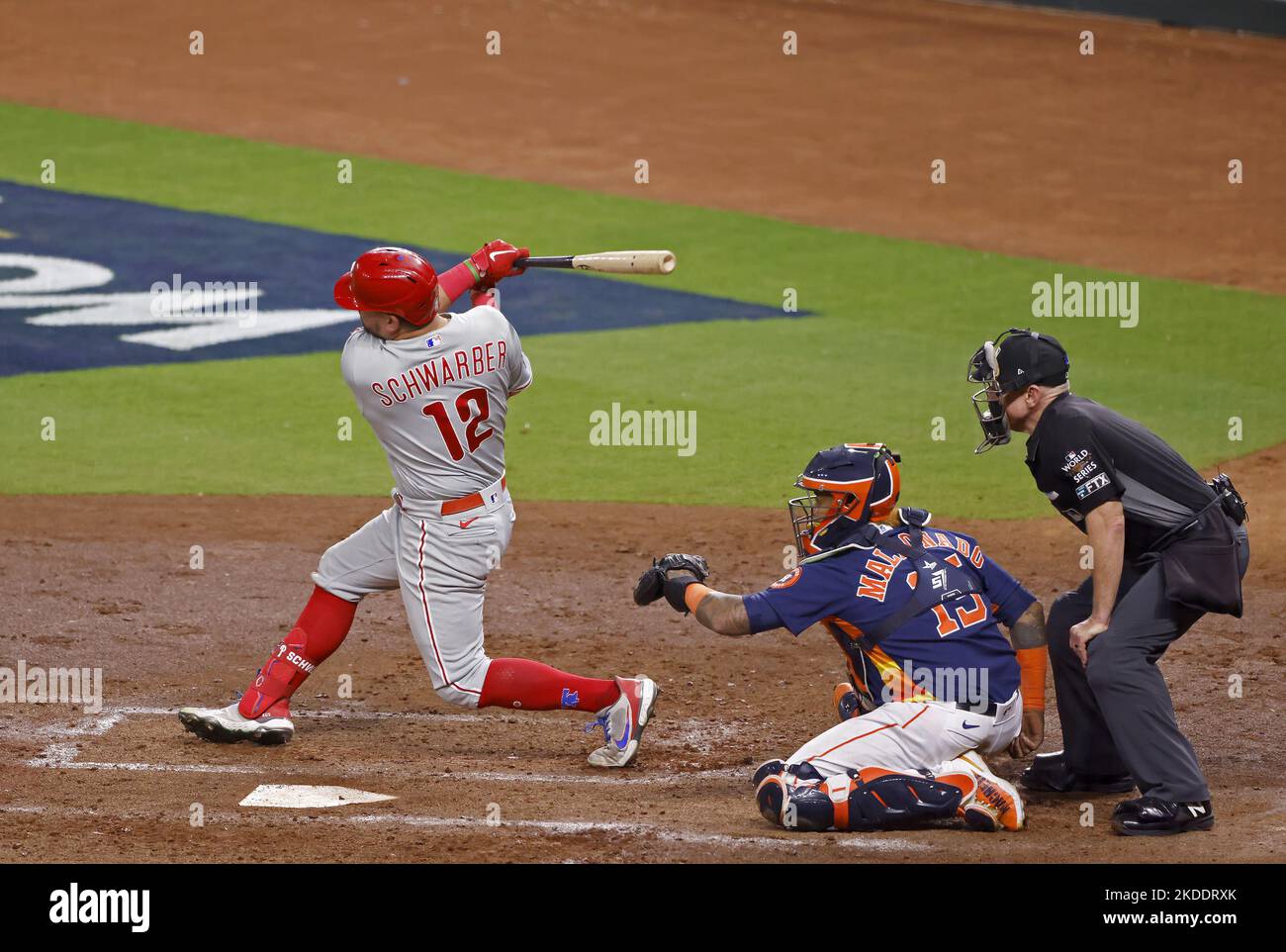 Phillies – Astros: Kyle Schwarber hammers ball out of stadium