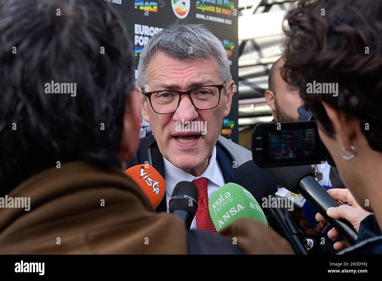 Rome, Italy. 05th Nov, 2022. Maurizio Landini, secretary of the CGIL trade union (The Italian General Confederation of Labour), talks to the press during the national demonstration for peace organized by Italian civil society associations together with the Europe for Peace coalition, in solidarity with the Ukrainian people and the victims of all wars. Credit: SOPA Images Limited/Alamy Live News Stock Photo