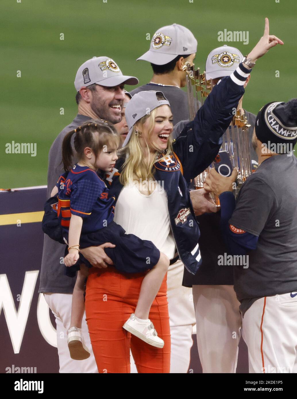 Houston Astros starting pitcher Justin Verlander celebrates with his(01)