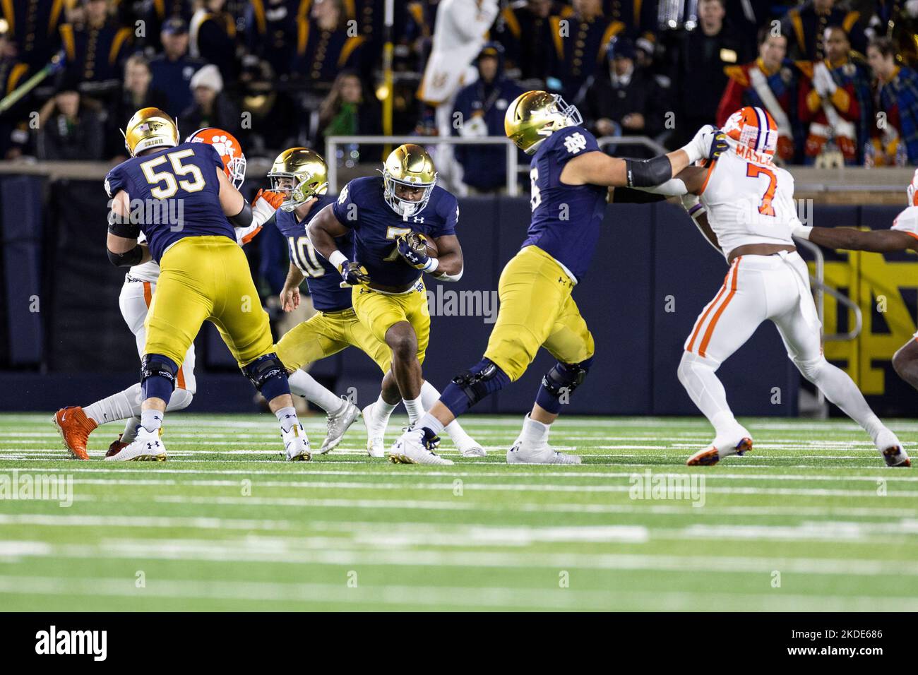 South Bend, Indiana, USA. 05th Nov, 2022. Notre Dame running back