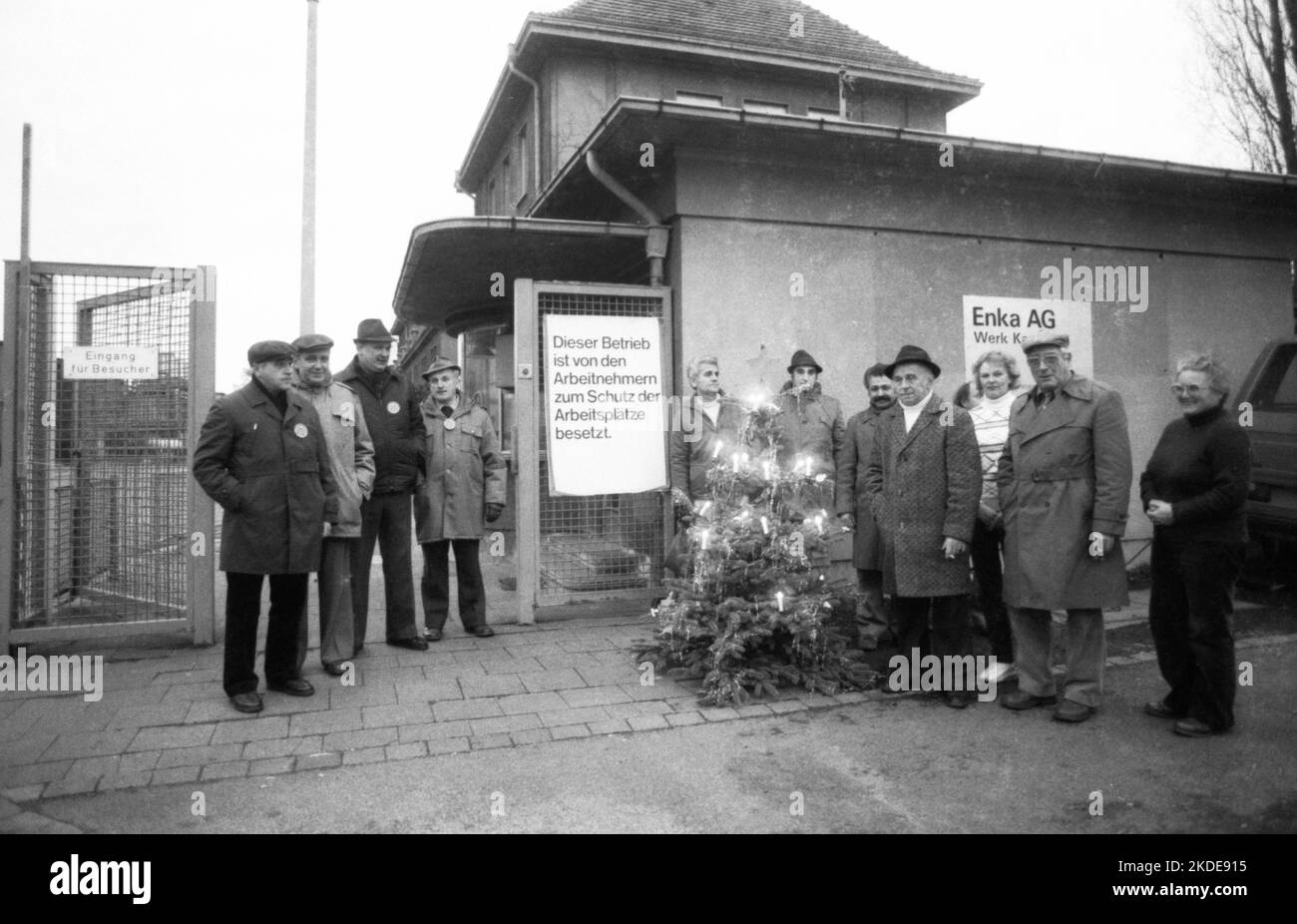 Worried about their jobs, workers and employees occupied their company, Enke AG in Kassel, in 1982, during the pre-Christmas period, Germany Stock Photo