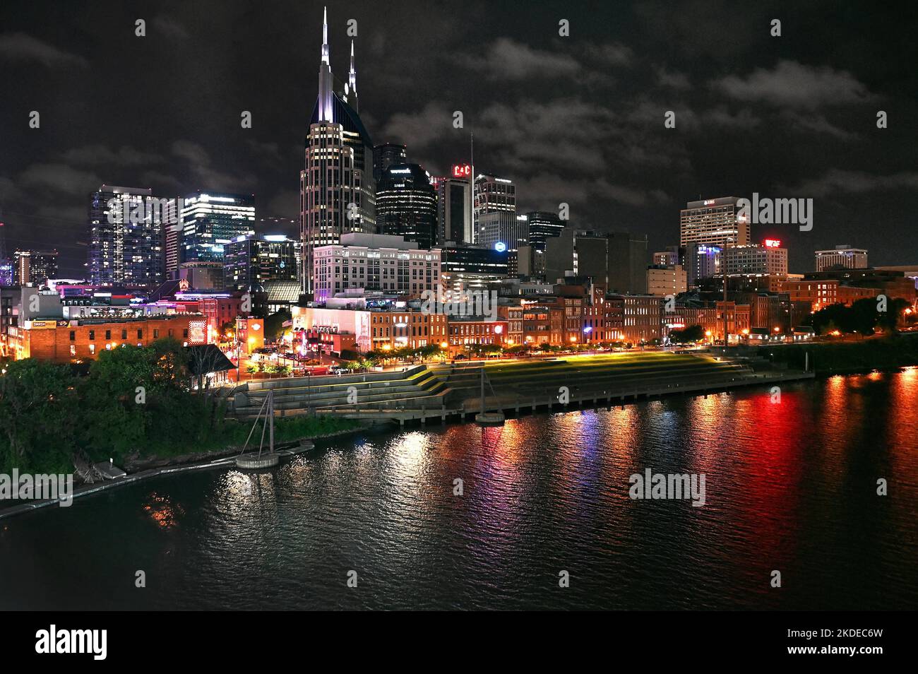 View of the Nashville skyline at night, Tennessee, United States of ...