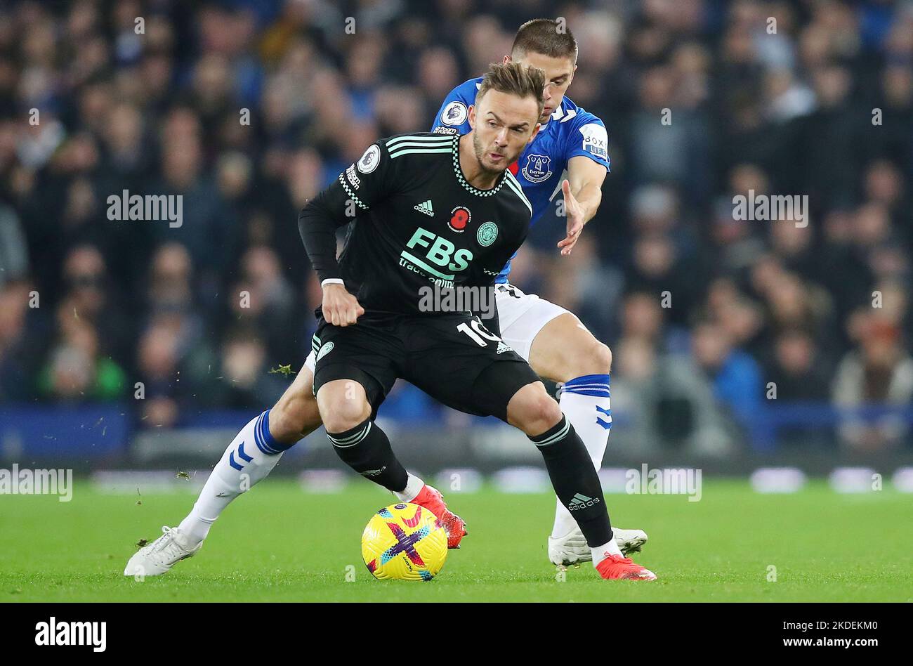 Liverpool, England, 5th November 2022. James Maddison of Leicester City battles for the ball with Vitaliy Mykolenko of Everton  during the Premier League match at Goodison Park, Liverpool. Picture credit should read: Lexy Ilsley / Sportimage Stock Photo