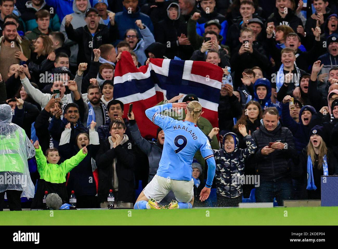 Manchester, UK. 05th Nov, 2022. Erling Haaland 9 of Manchester City salutes the Norwegian flag