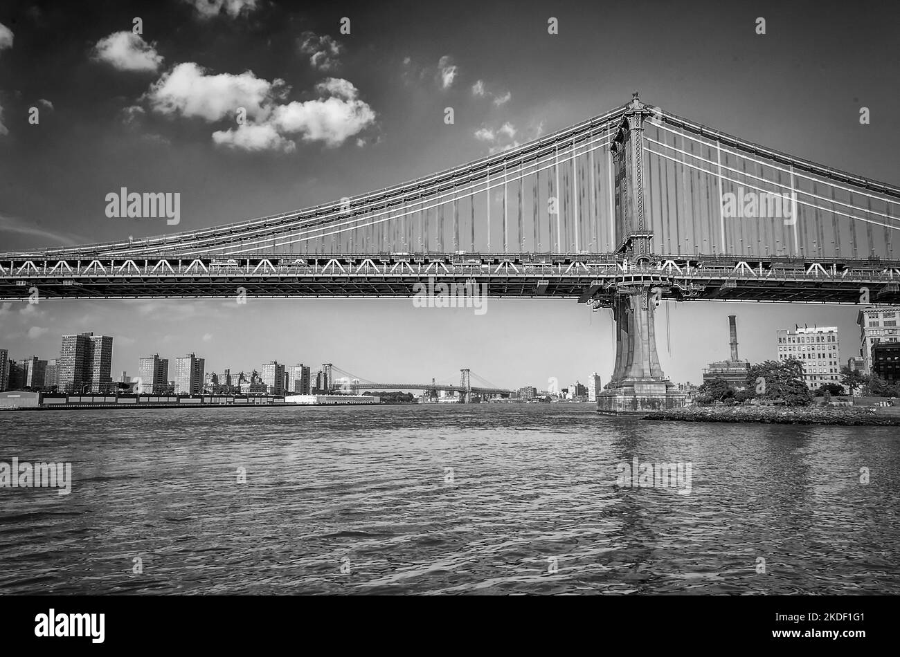 The iconic Manhattan Bridge, one of the major landmarks in New York ...