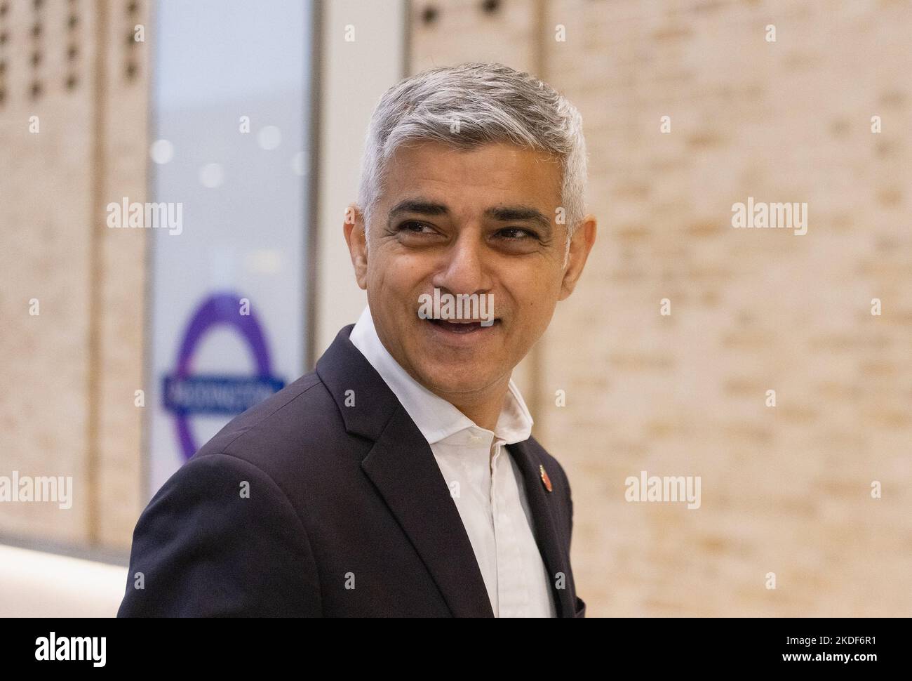 Mayor Of London Sadiq Khan Opens The Elizabeth Line From Stratford To mayor-of-london-sadiq-khan-opens-the-elizabeth-line-from-stratford-to