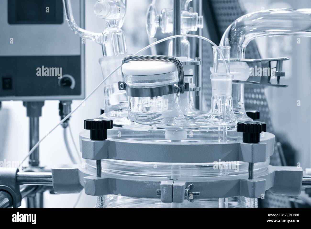 Glass chemical laboratory equipment, equipment for medical experiments