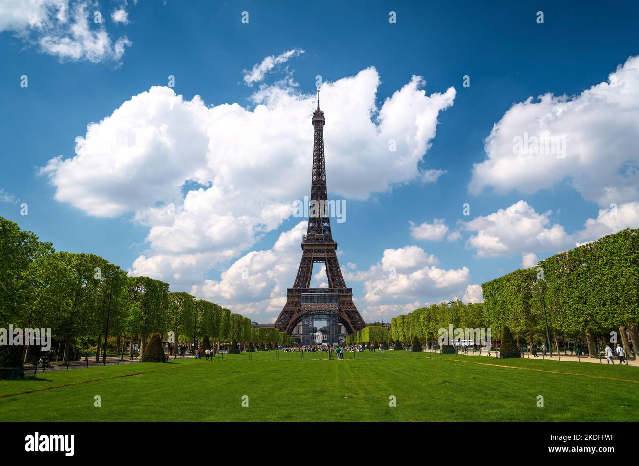 Beautiful view iconic eiffel hi-res stock photography and images - Alamy