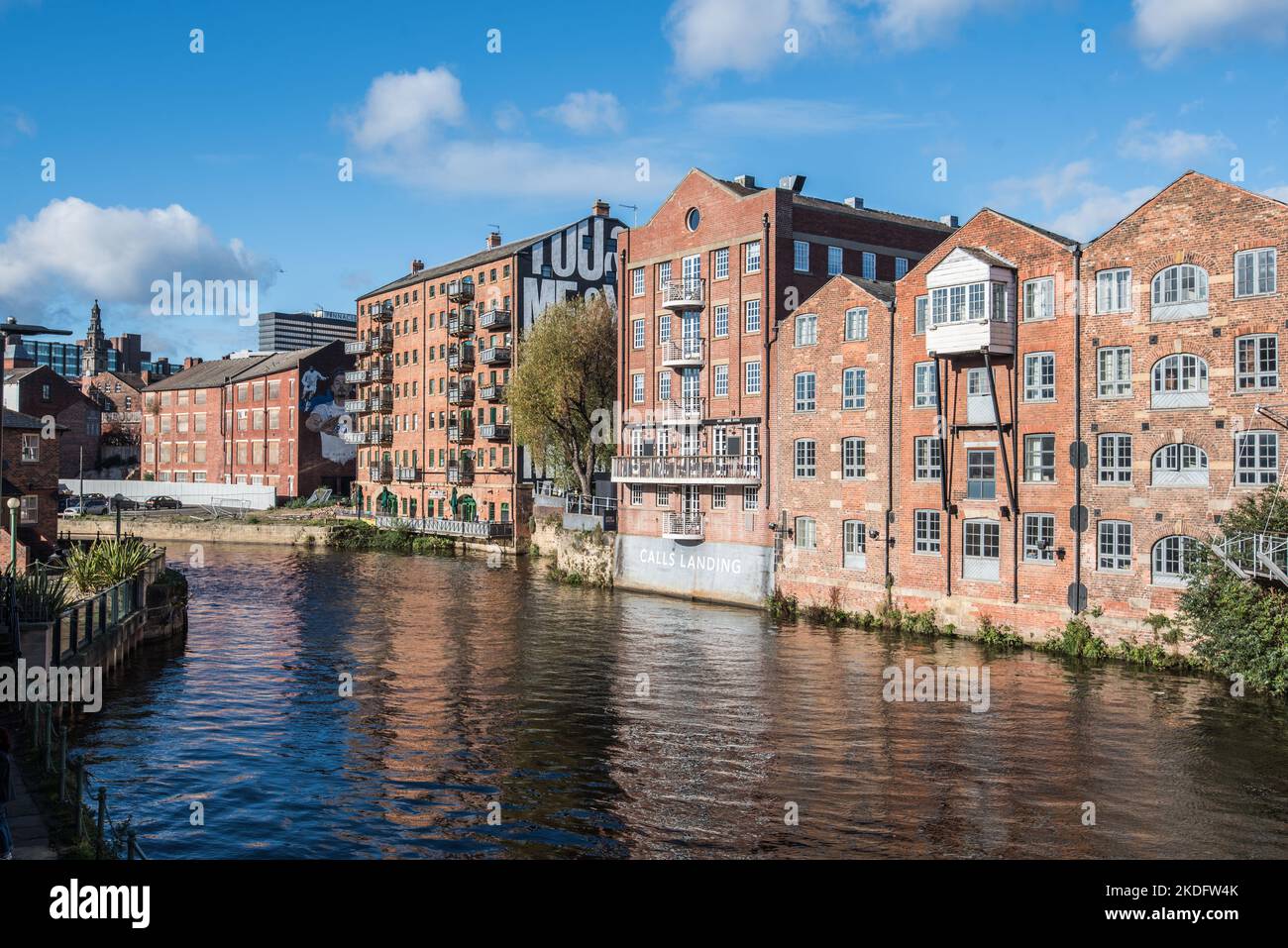 The waterfront on the Leeds & Liverpool canal at Leeds at Calls Landing Stock Photo