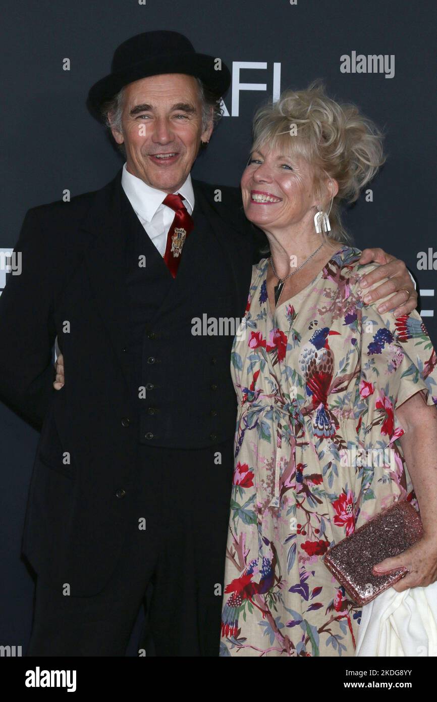 Los Angeles, CA. 5th Nov, 2022. Mark Rylance, Claire van Kampen at arrivals for BONES AND ALL Premiere at AFI FEST 2022, TCL Chinese Theatre, Los Angeles, CA November 5, 2022. Credit: Priscilla Grant/Everett Collection/Alamy Live News Stock Photo