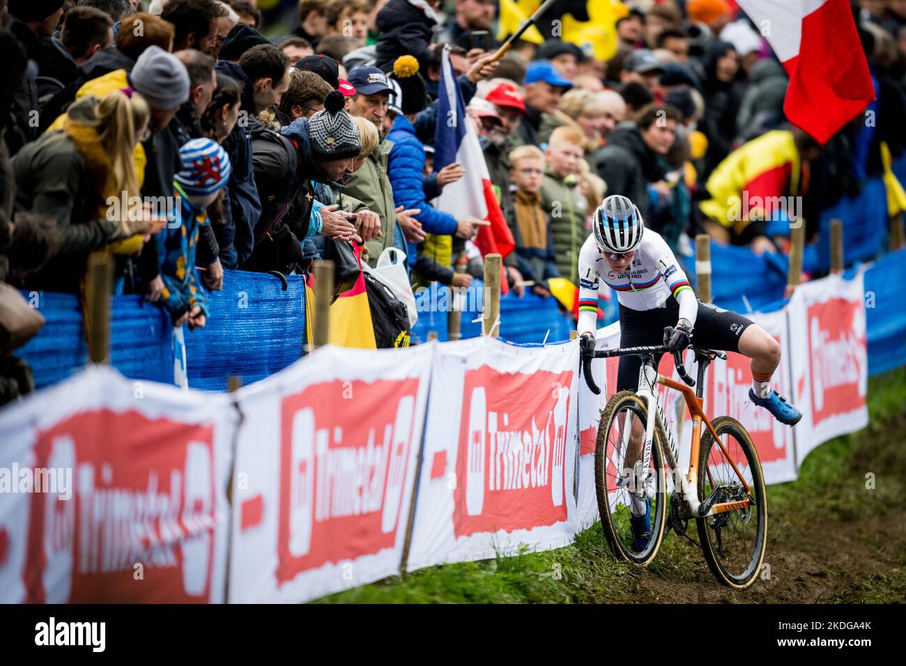 Dutch Puck Pieterse pictured in action during the U23 women's race at the European Championships cyclocross cycling, Sunday 06 November 2022, in Namur, Belgium. BELGA PHOTO JASPER JACOBS Stock Photo