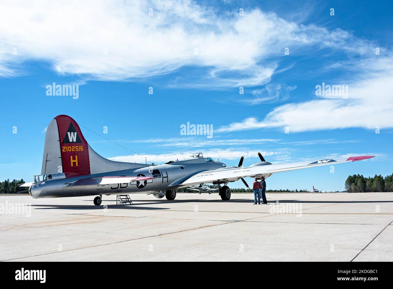 B17 Flying Fortress Bomber Aluminum Overcast USAF WWII Aircraft pictured in Flagstaff, Arizona, USA Stock Photo