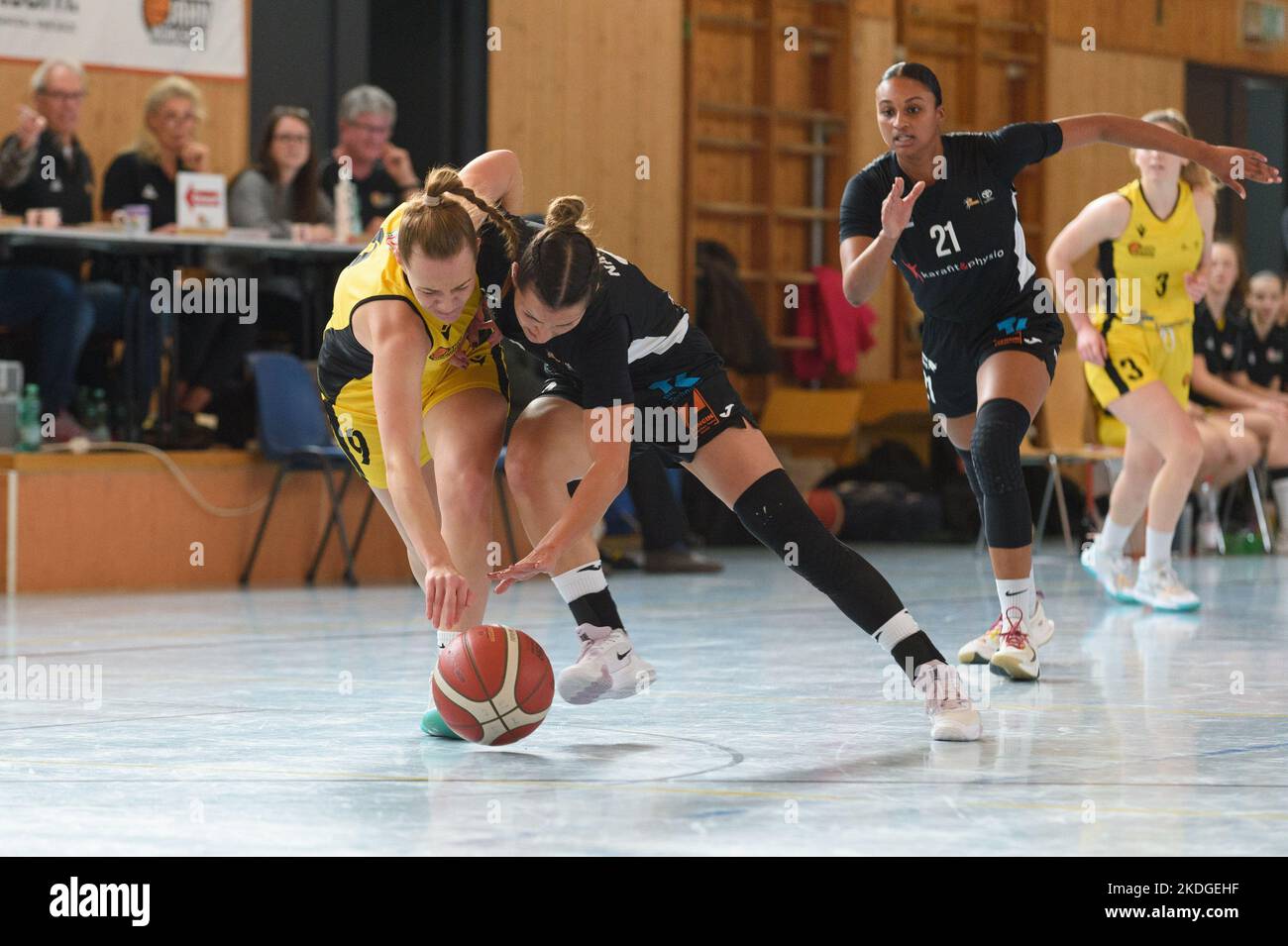 Munich, Germany. 06th Nov, 2022. Munich, Germany, Nov 6th 2022: Jana Schauff (9 Jahn Muenchen) and Helena Nägele (8 BasCats USC Heidelberg) fighting for the ball during the 2.DBBL match between Jahn Muenchen and BasCats USC Heidelberg, Germany. (Sven Beyrich/SPP) Credit: SPP Sport Press Photo. /Alamy Live News Stock Photo