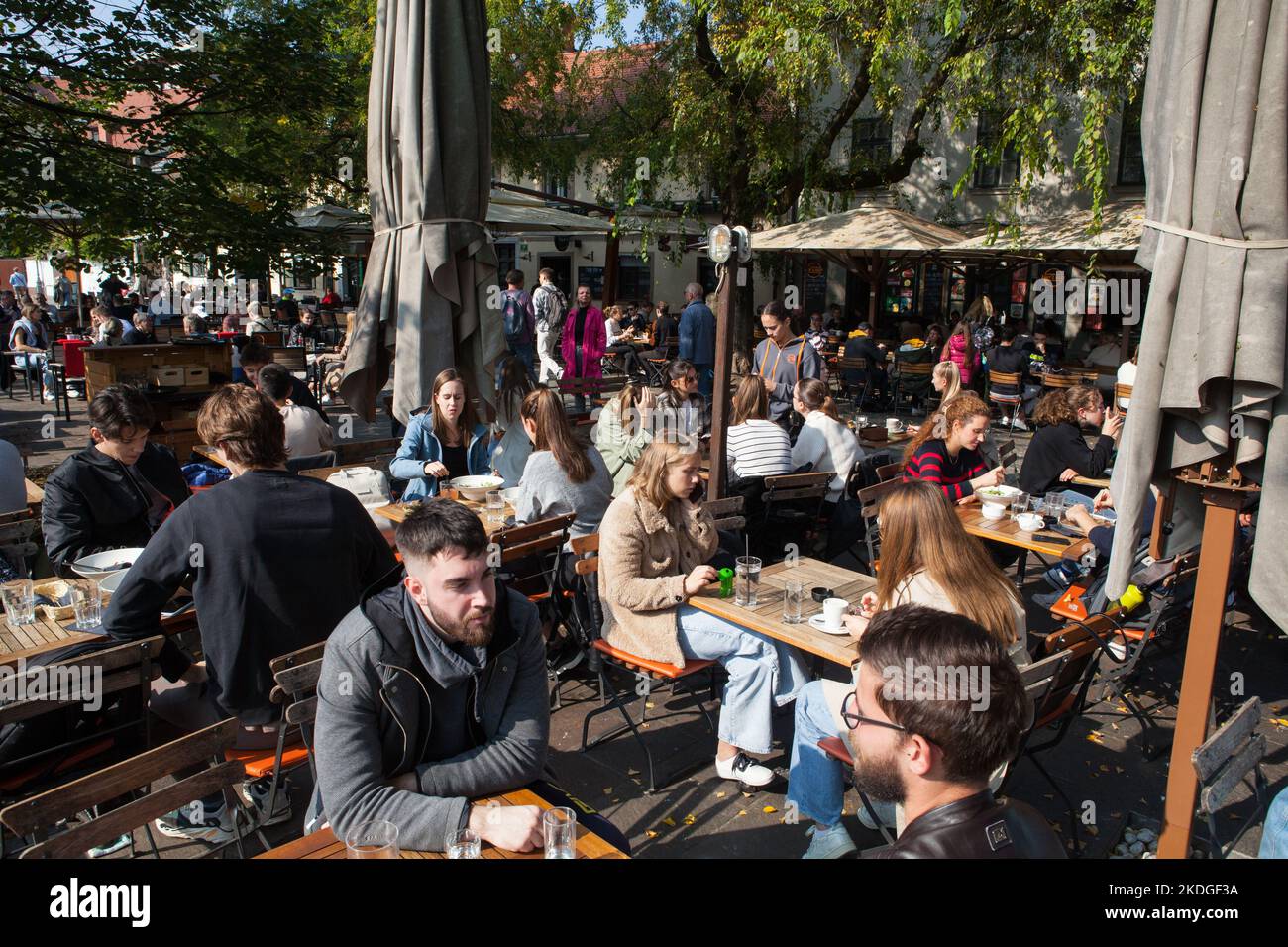Cafes and bars beside the Ljubljanica River in Ljubjlana, Slovenia Stock Photo