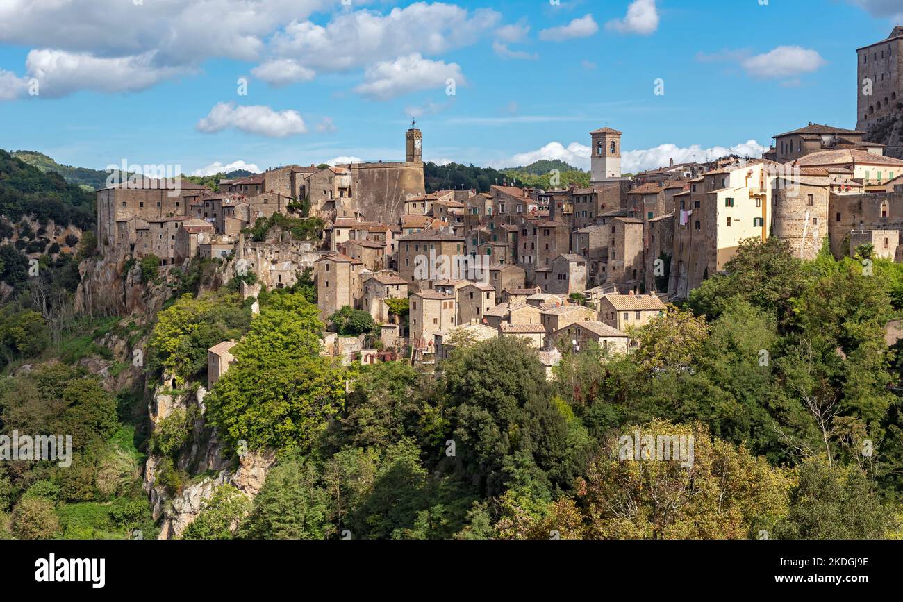 Ancient hill top town hi-res stock photography and images - Alamy