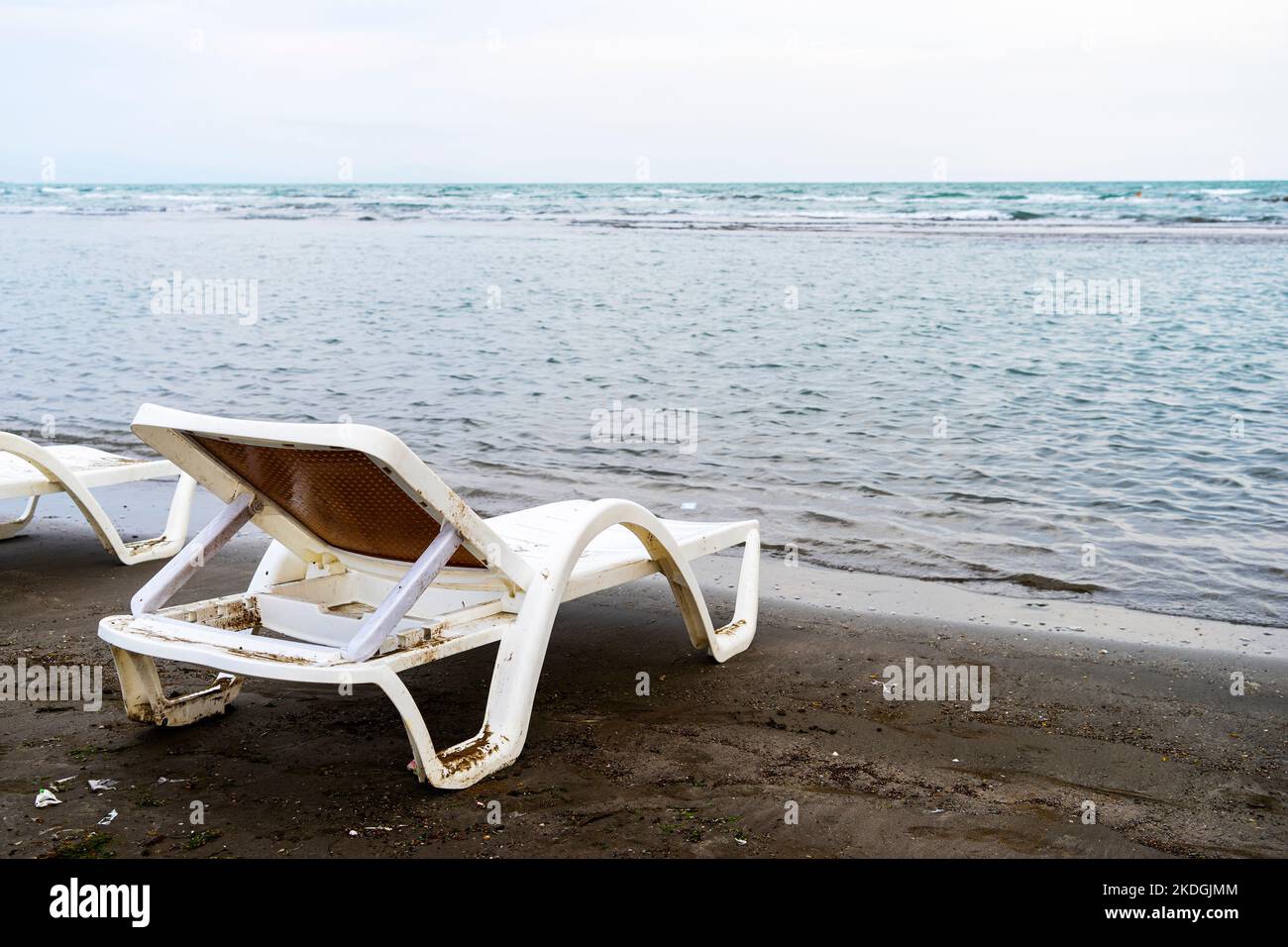 the white canvas beach bed on the beach Stock Photo Alamy
