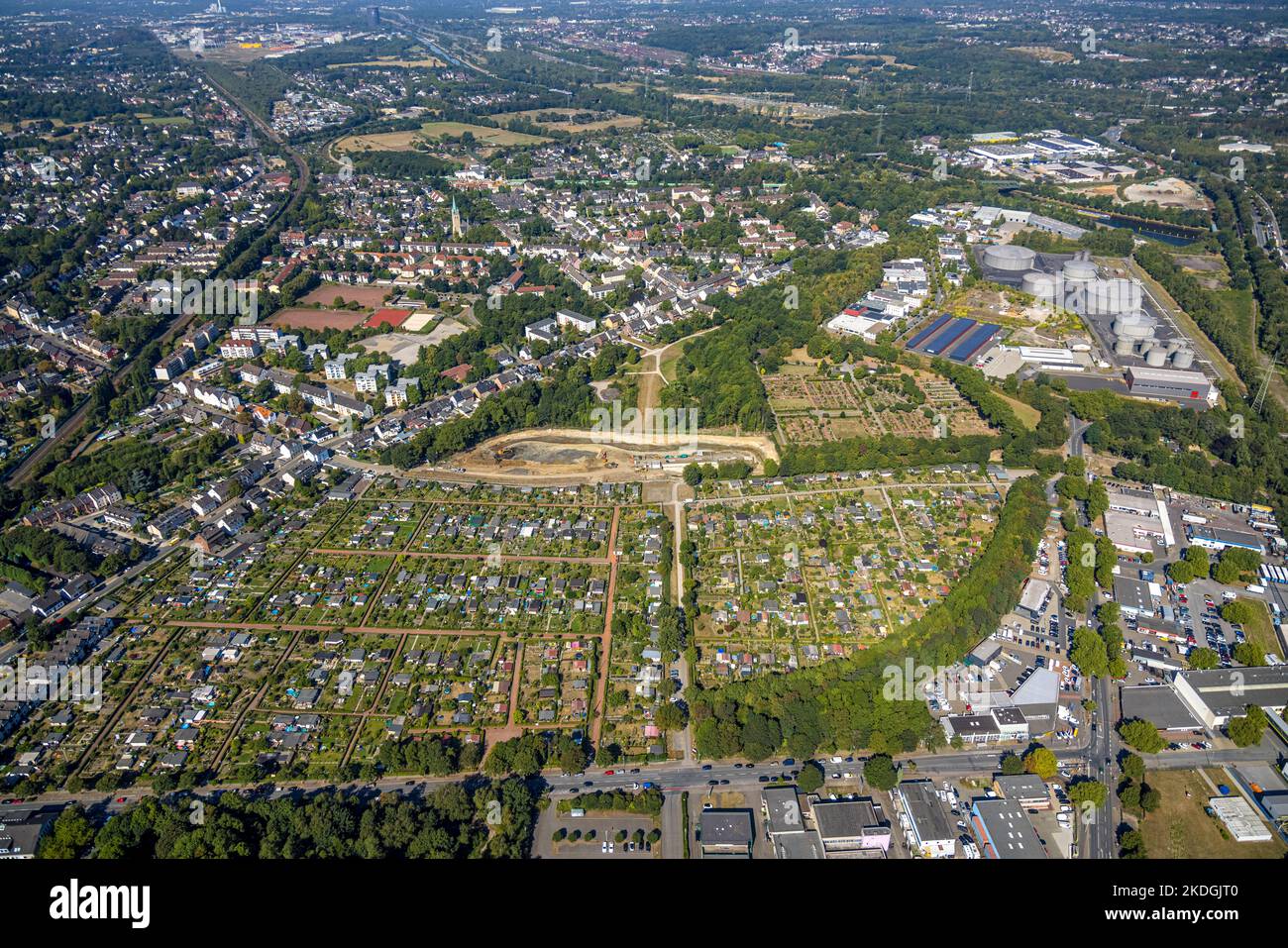 Aerial view, allotment garden association Weidkamp, allotment garden association Essen-Borbeck plant Hesselbach, catholic cemetery Haus-Horl-Straße, c Stock Photo
