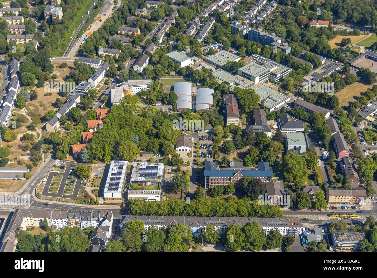 Luftbild, Berufskolleg Ost der Stadt Essen, Hotel Franz, Franz Sales Haus, Huttrop, Essen, Ruhrgebiet, Nordrhein-Westfalen, Deutschland, Berufsschule, Stock Photo