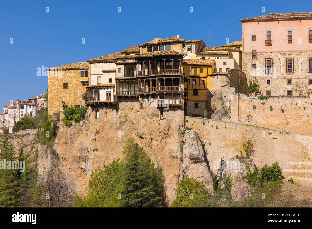 Cuenca, Cuenca Province, Castile-La Mancha, Spain.  The famous casas colgadas, or hanging houses, which house the Museum of Spanish Abstract Art - Mus Stock Photo