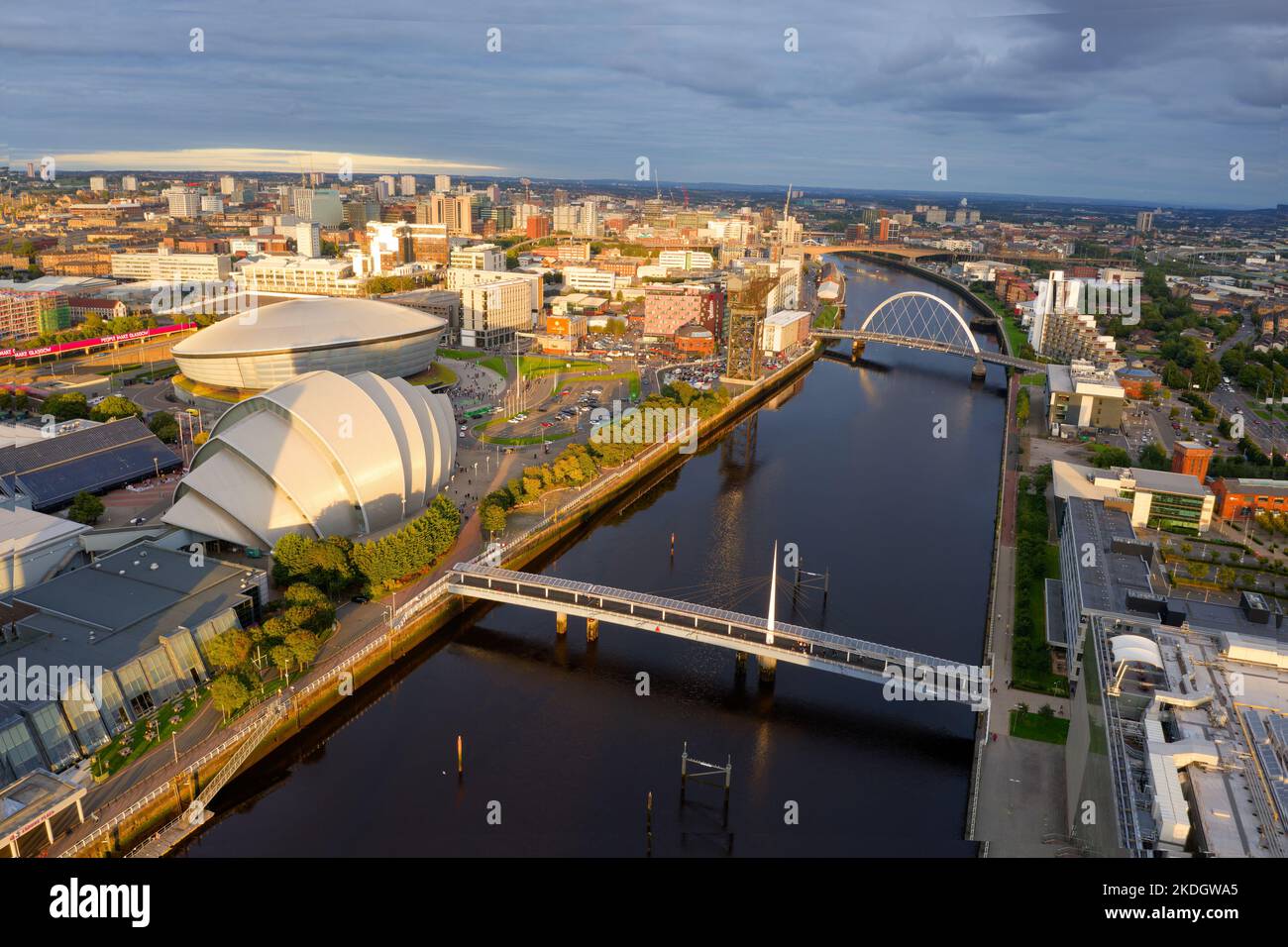 Glasgow Arc and Bells Bridge over the River Clyde at Finnieston Stock Photo