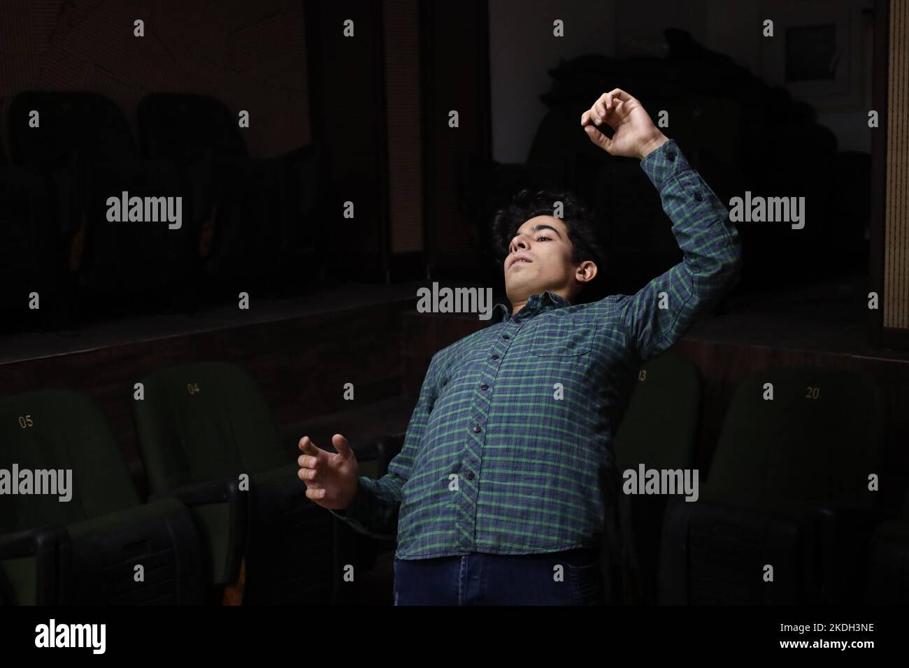 Cartoon voices hires stock photography and images Alamy