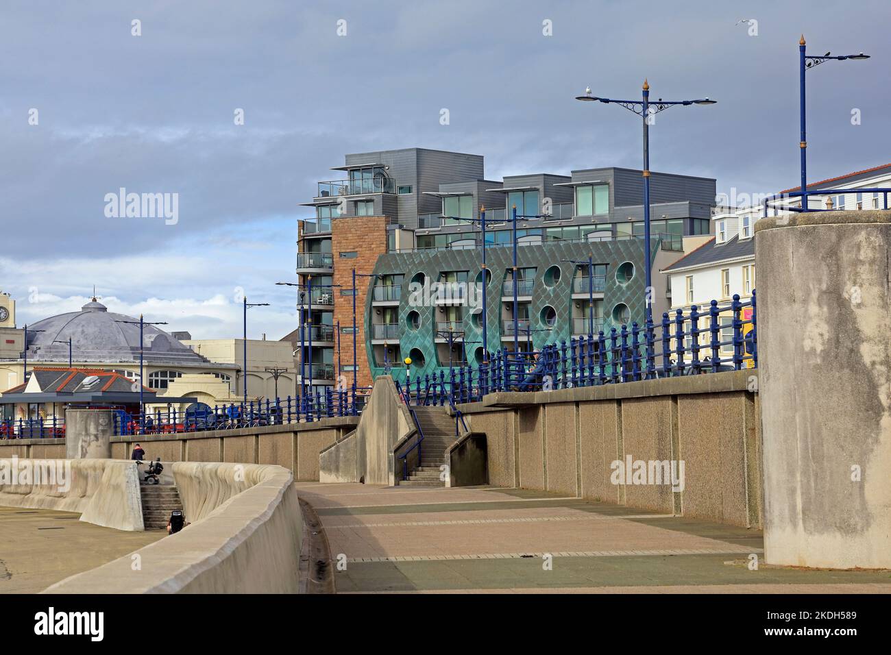 Esplanade House, Porthcawl seafront flats. October 2022. November 2022. Autumn. Stock Photo