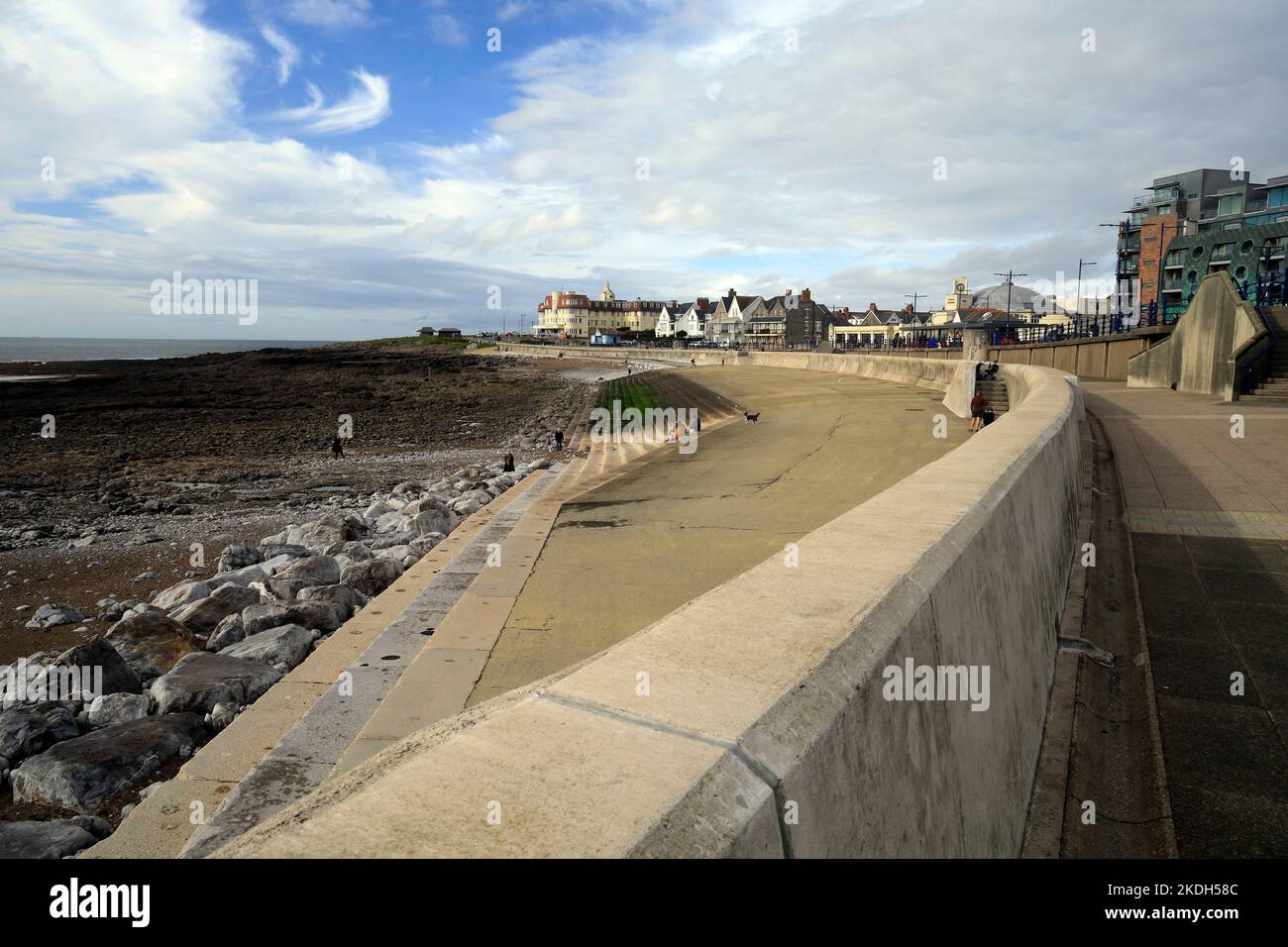 Porthcawl seafront Esplanade and Seabank Hotel.. November 2022. Autumn