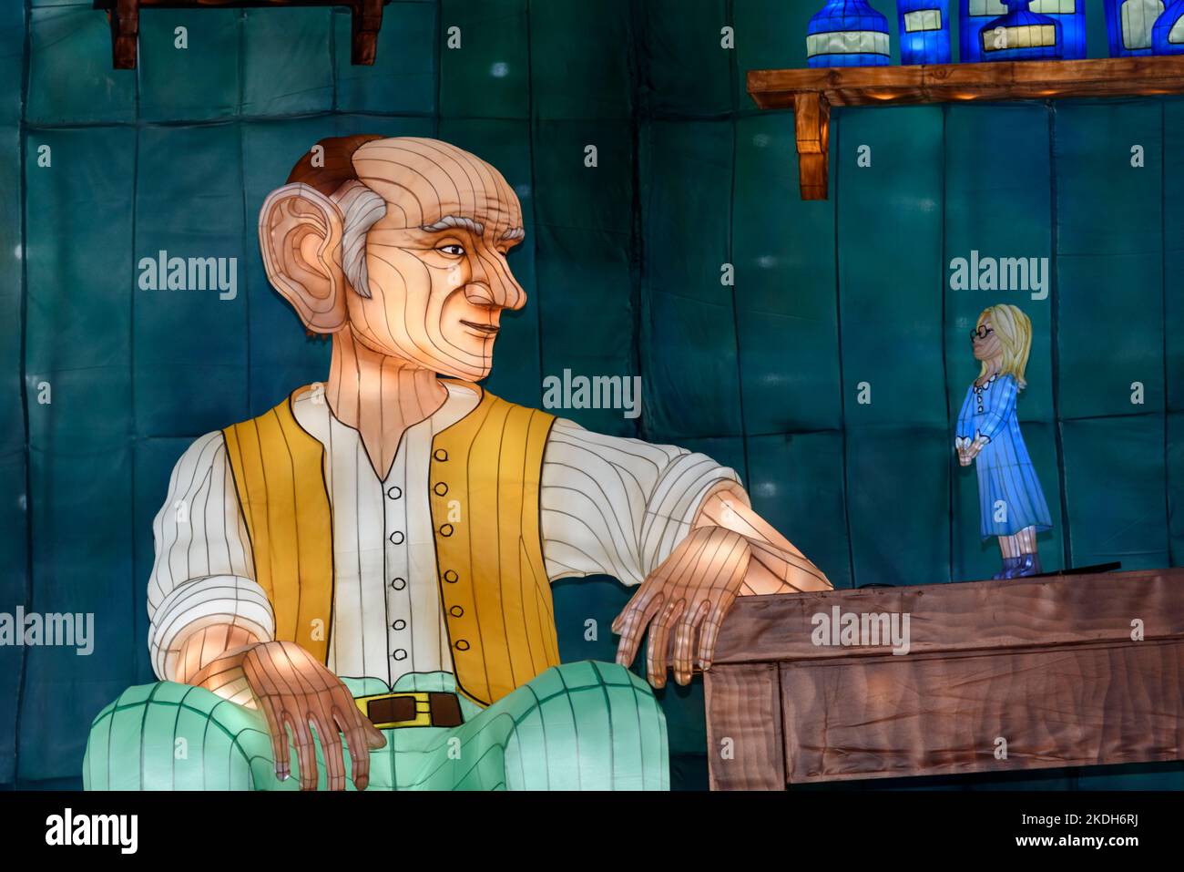 longleat-festival-of-light-2022-the-wondrous-worlds-of-roald-dahl