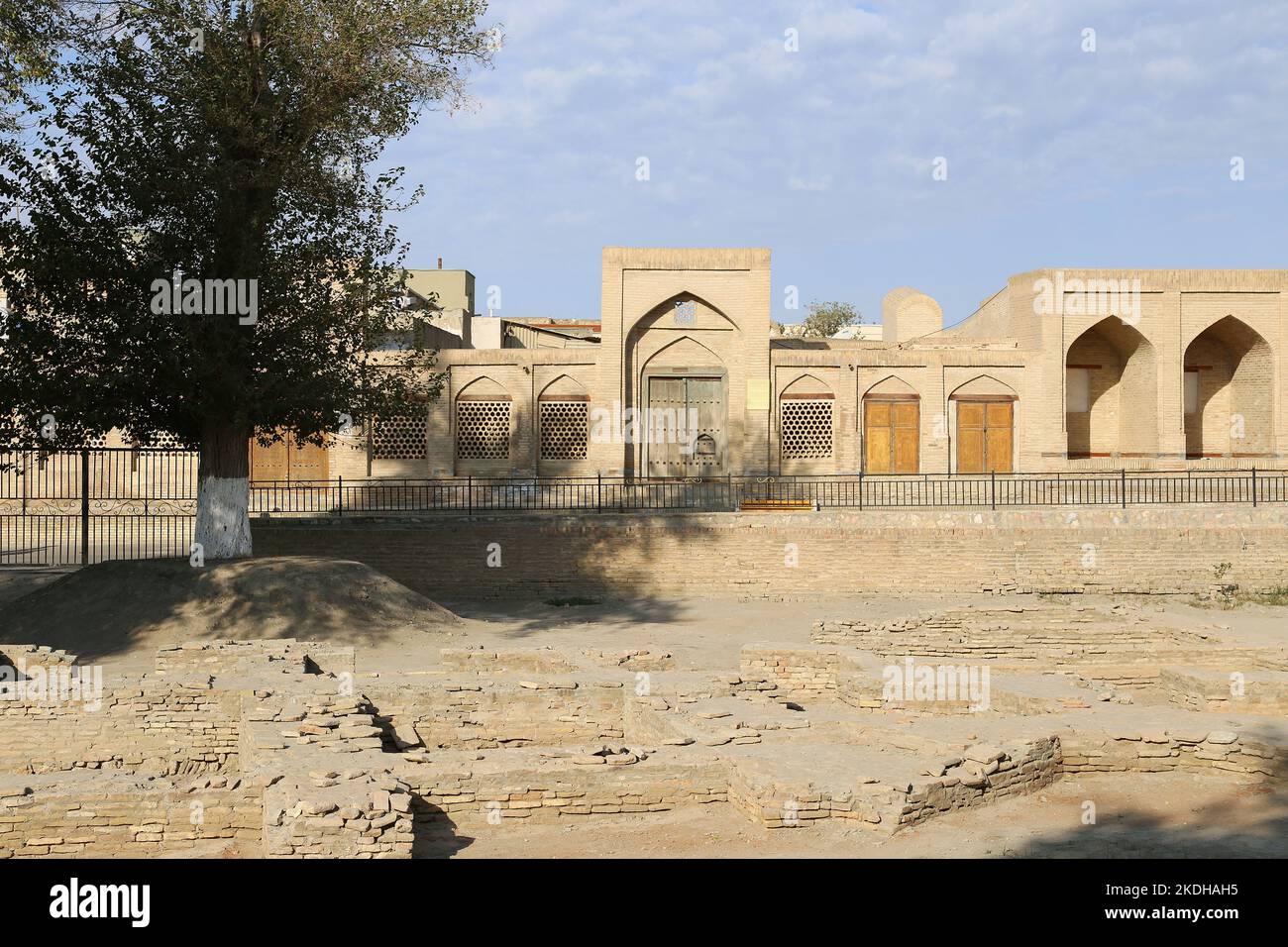 Caravansaray archaeological excavations, Historic Centre, Bukhara, Bukhara Province, Uzbekistan, Central Asia Stock Photo