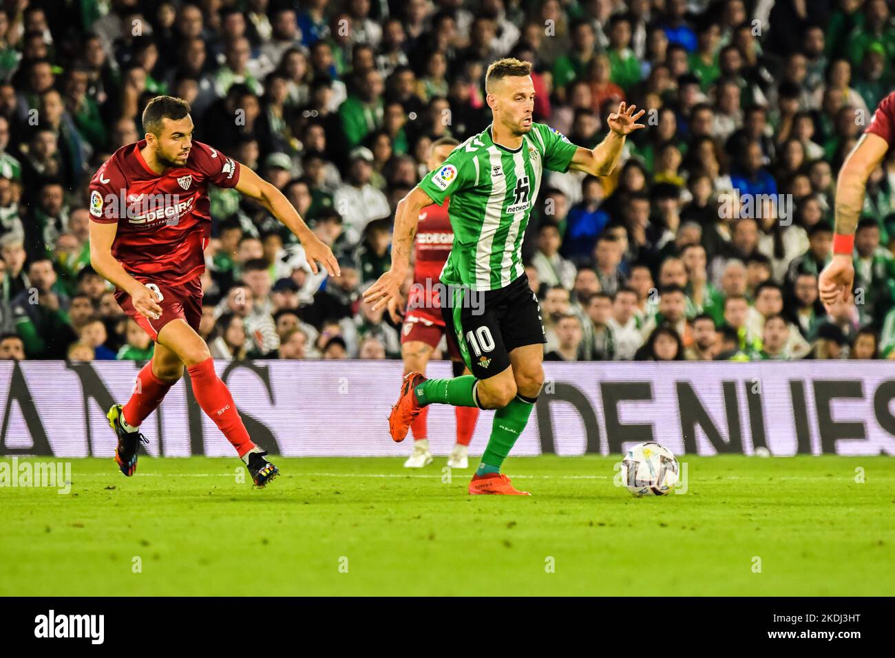 SEVILLA, SPAIN - NOVEMBER 6: La Liga Santander match between Real Betis and Sevilla at Benito Villamarín Stadium on November 7, 2022 in Sevilla, Spain. (Photo by Samuel Carreño/PxImages) Stock Photo