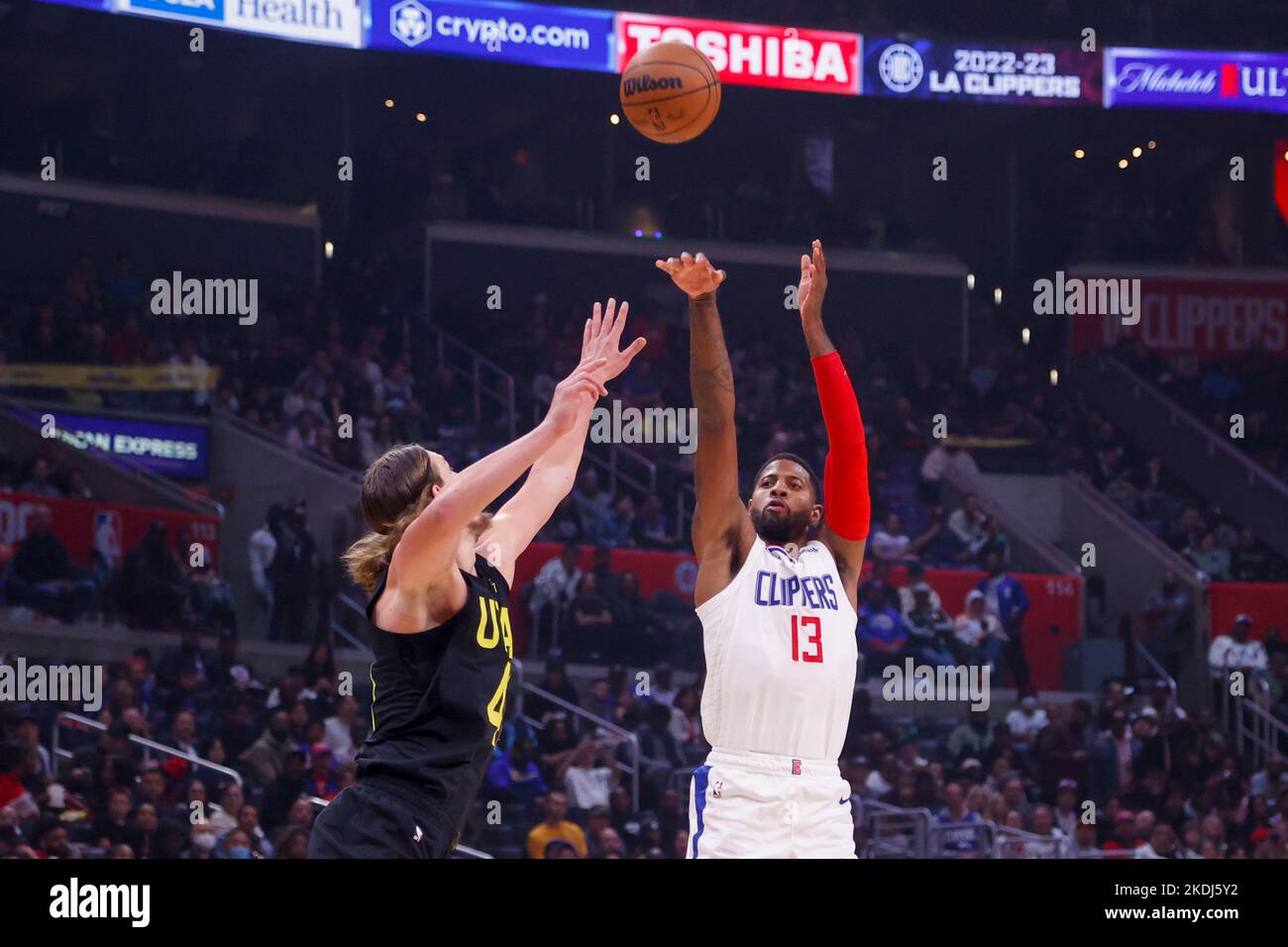 Paul george clippers dunk hi-res stock photography and images - Alamy