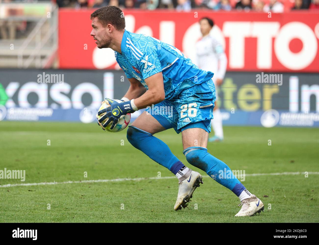 Nuremberg, Germany. 06th Nov, 2022. Soccer: 2nd Bundesliga, 1. FC Nuremberg - 1. FC Magdeburg, Matchday 15 at Max Morlock Stadium. Nuremberg goalkeeper Christian Mathenia in action. Credit: Daniel Karmann/dpa - IMPORTANT NOTE: In accordance with the requirements of the DFL Deutsche Fußball Liga and the DFB Deutscher Fußball-Bund, it is prohibited to use or have used photographs taken in the stadium and/or of the match in the form of sequence pictures and/or video-like photo series./dpa/Alamy Live News Stock Photo