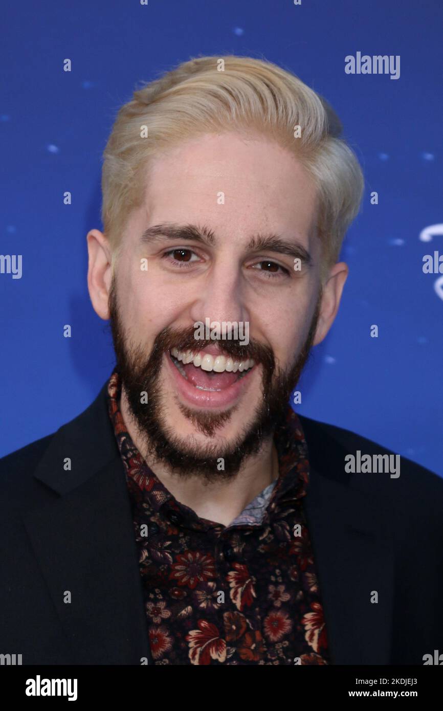LOS ANGELES NOV 6 Eric Lloyd at The Santa Clauses Premiere Screening