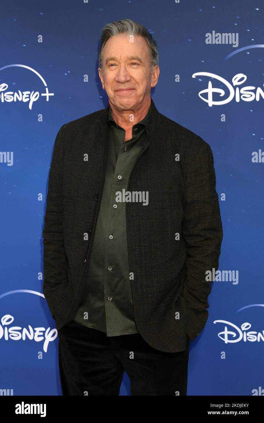 LOS ANGELES - NOV 6:  Tim Allen at The Santa Clauses Premiere Screening at Walt Disney Studios on November 6, 2022 in Burbank, CA Stock Photo