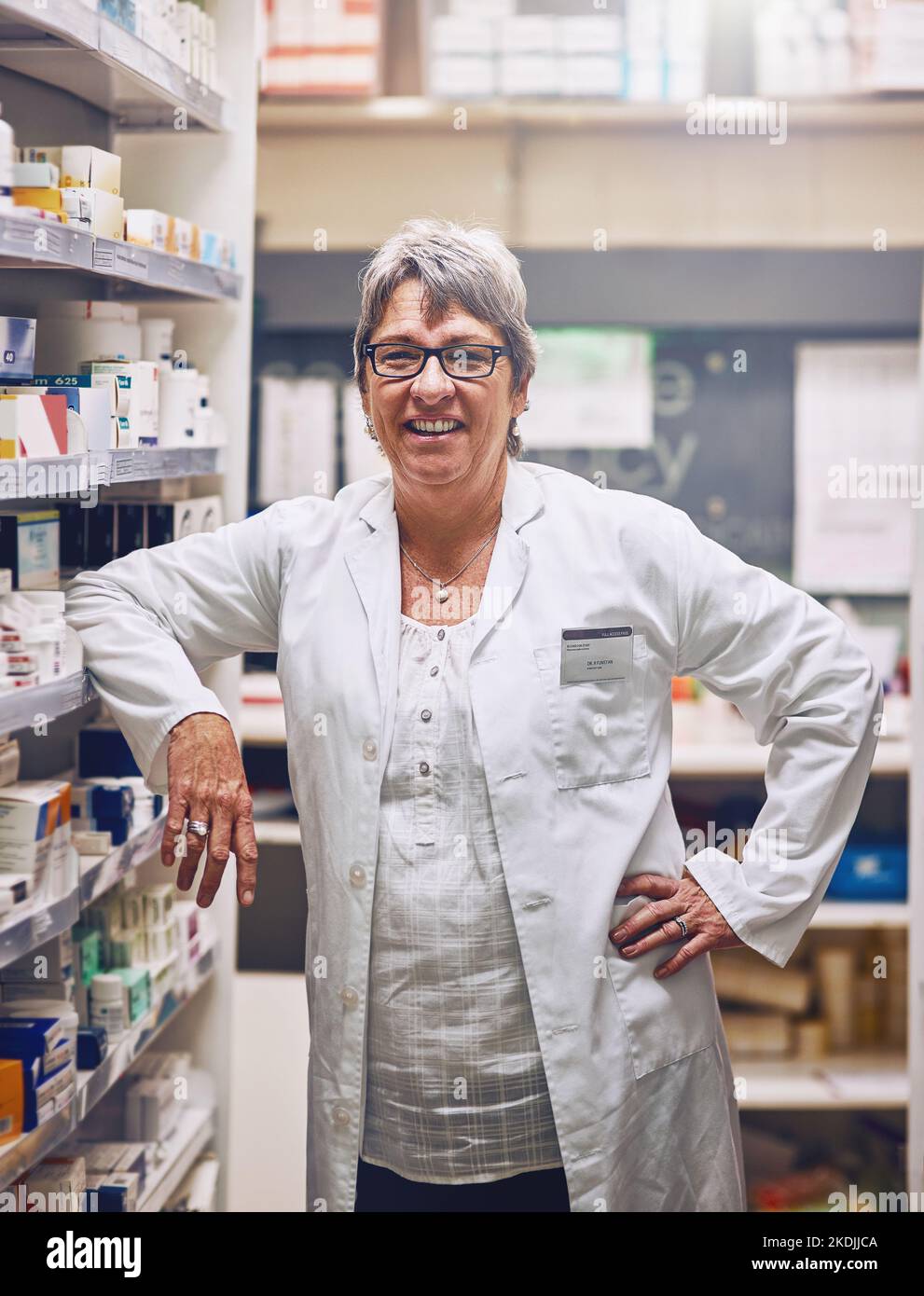 Pharmacist at work hi-res stock photography and images - Alamy