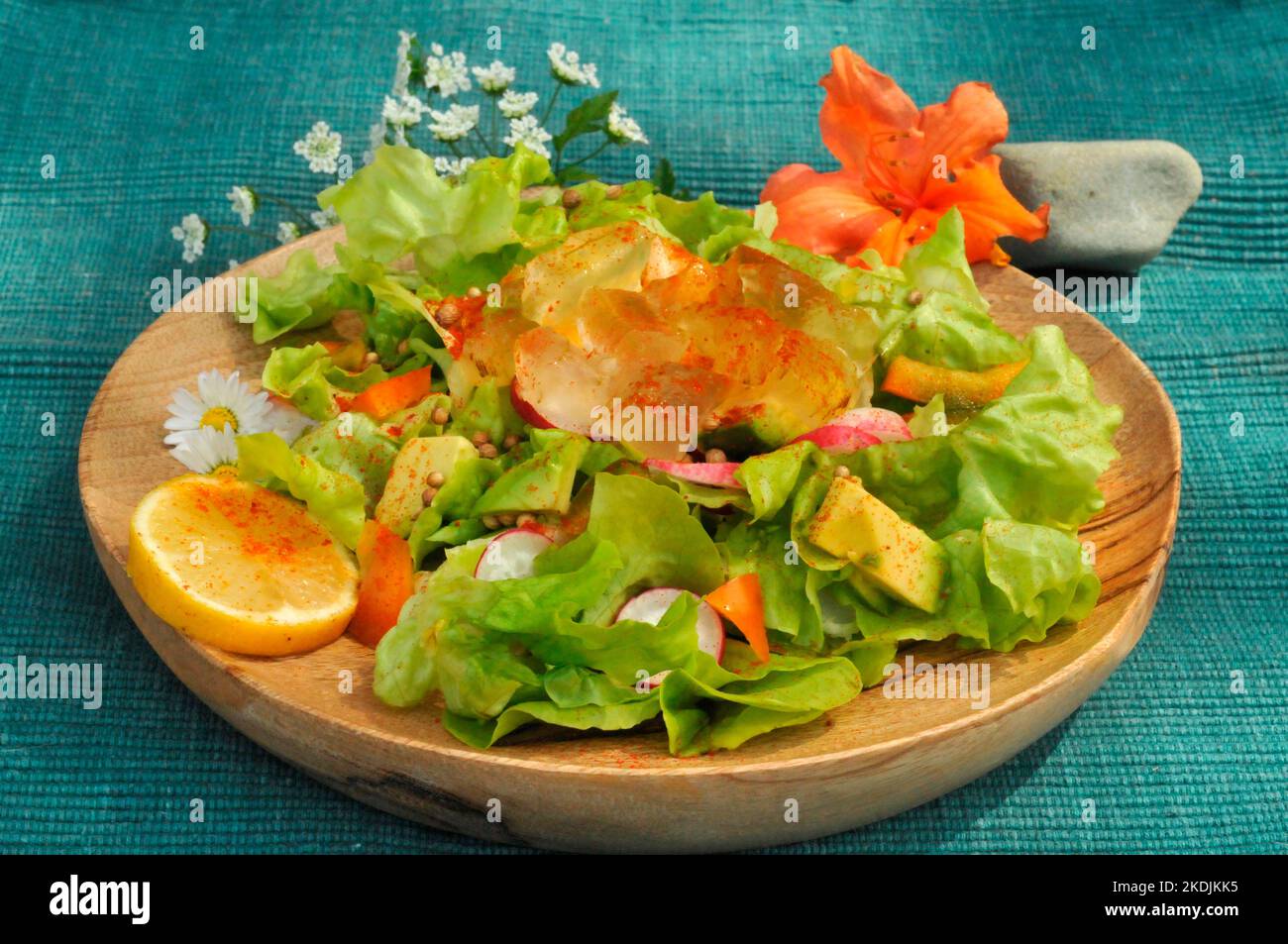 Mixed salad Lemon, Green salad, Avocado, Radish, Pepper, Coriander