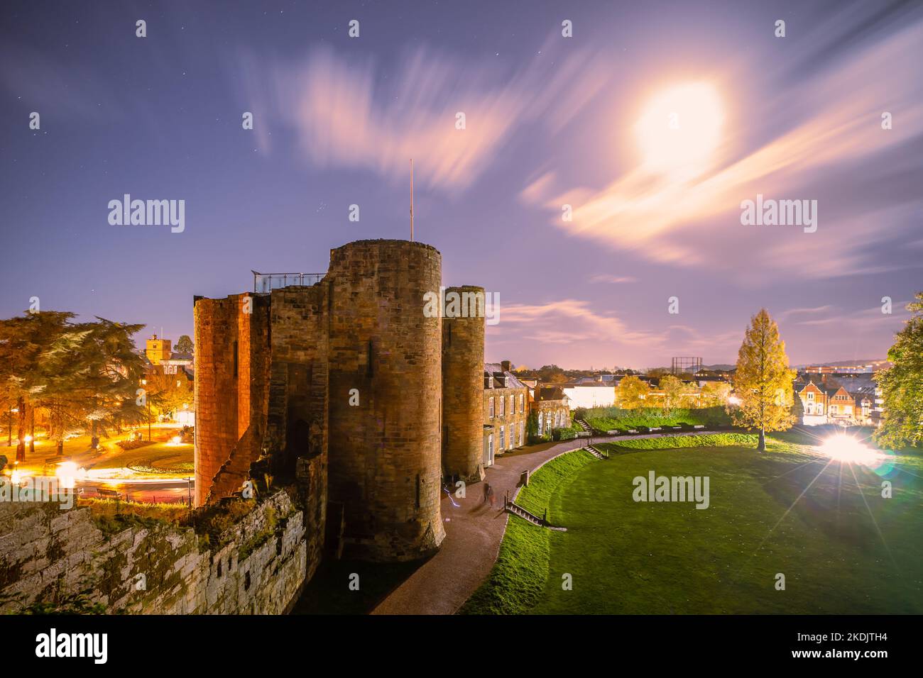Tonbridge, Kent, England. 06 November 2022. The Medieval 13th Century Tonbridge Castle viewed from the Motte, lit by moonlight on a starry night at dusk in this market town in Kent. ©Sarah Mott / Alamy Live News. Stock Photo
