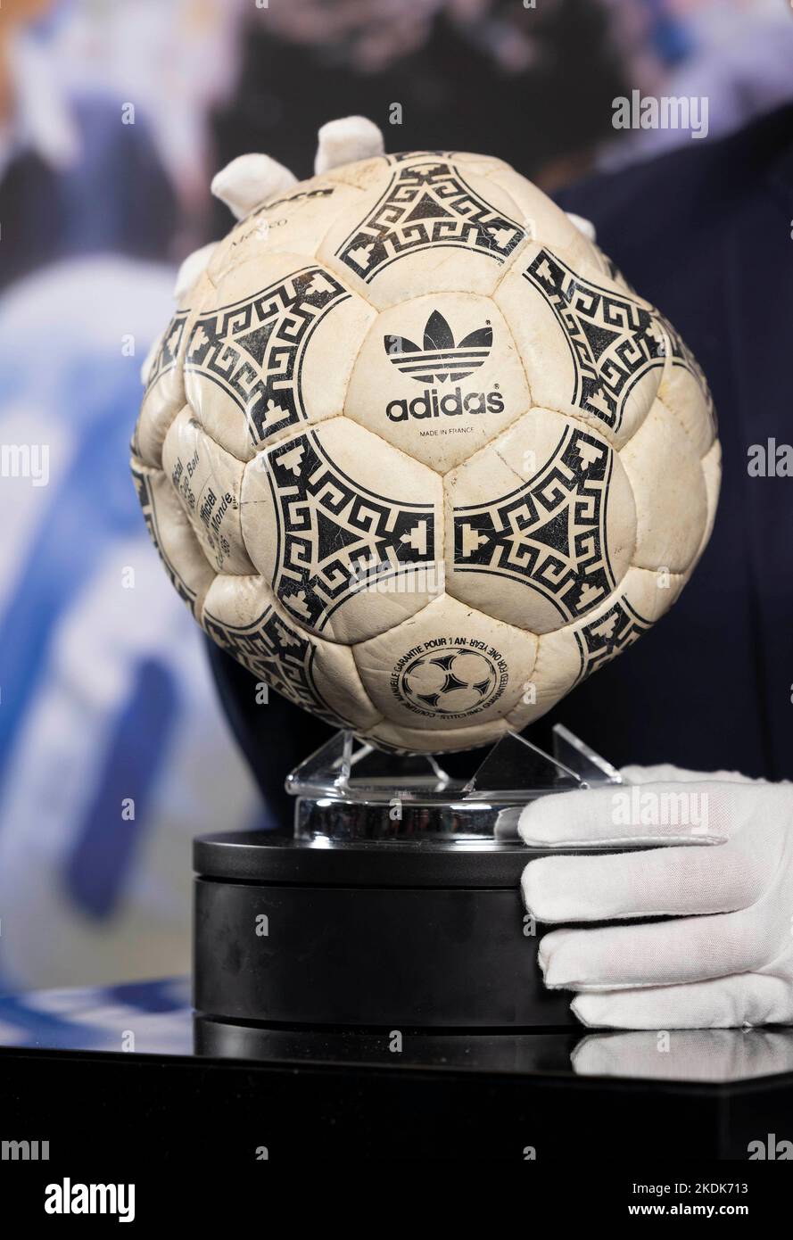Hand of god football auction hires stock photography and images Alamy