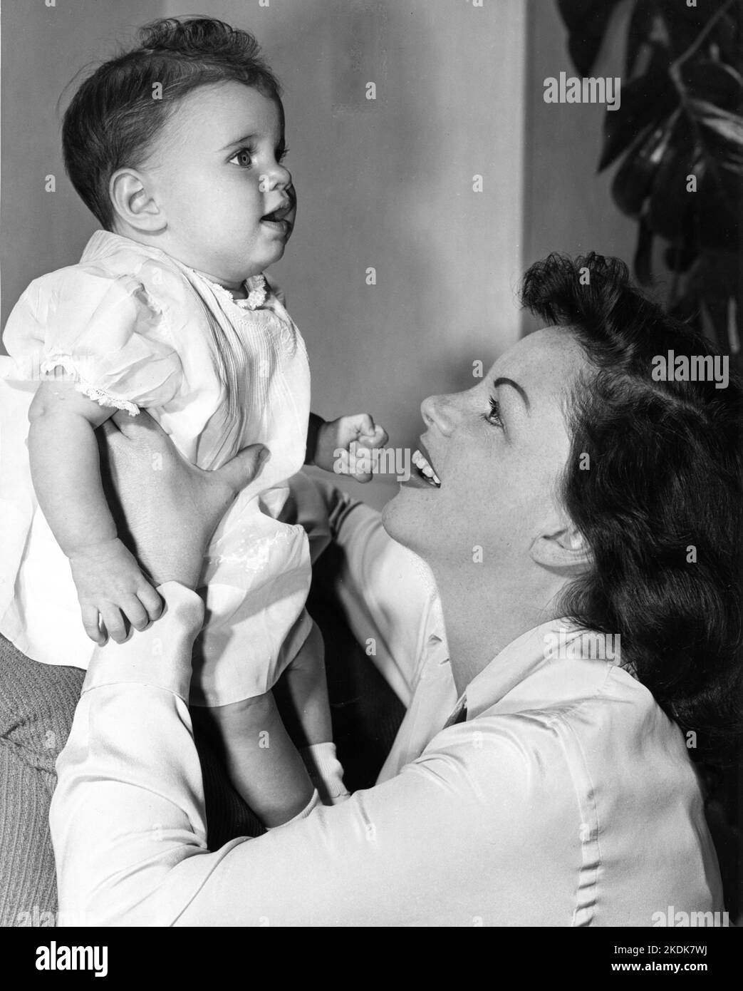 JUDY GARLAND and her daughter LORNA LUFT 1953 Portrait by JOHN ENGSTEAD Stock Photo