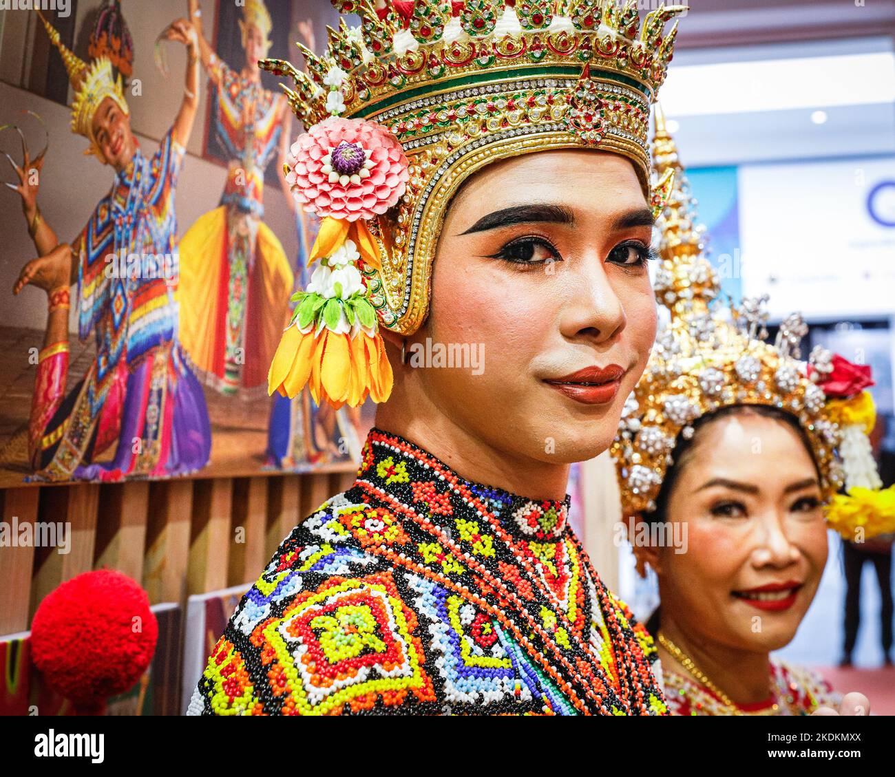 london-uk-07th-nov-2022-the-thailand-stand-has-beautifully-costumed